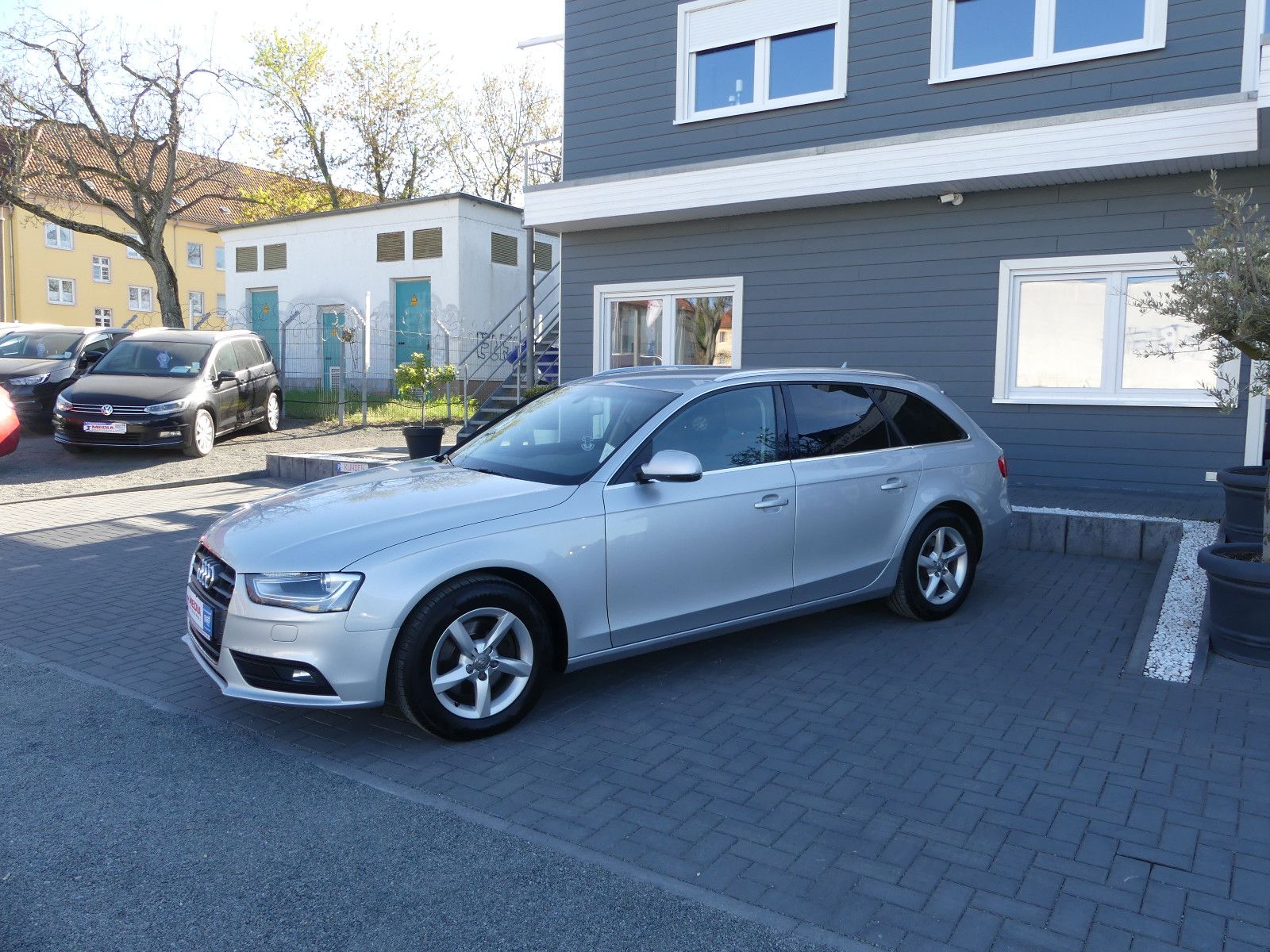 Fahrzeugabbildung Audi A4 Avant Ambiente