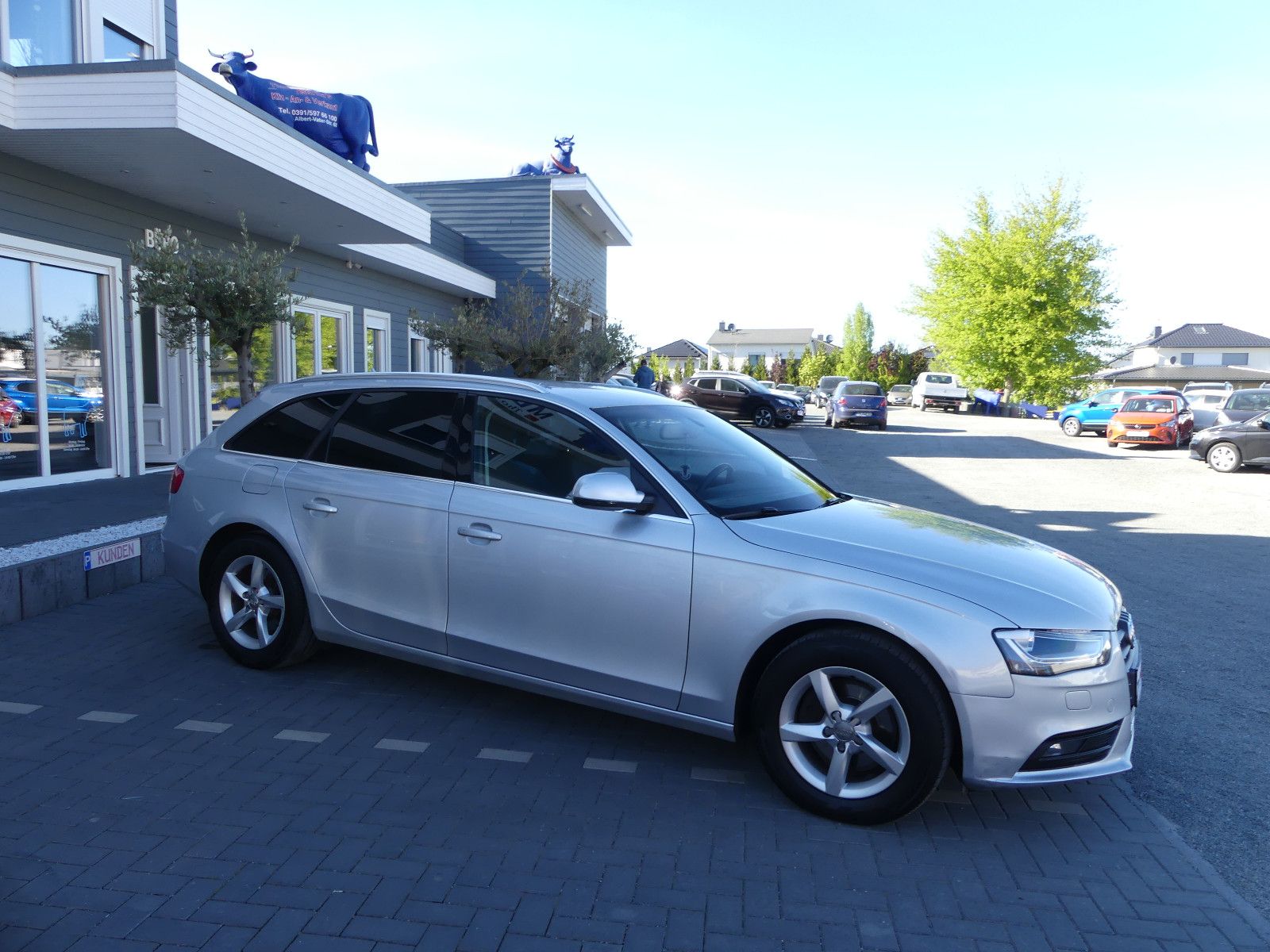 Fahrzeugabbildung Audi A4 Avant Ambiente