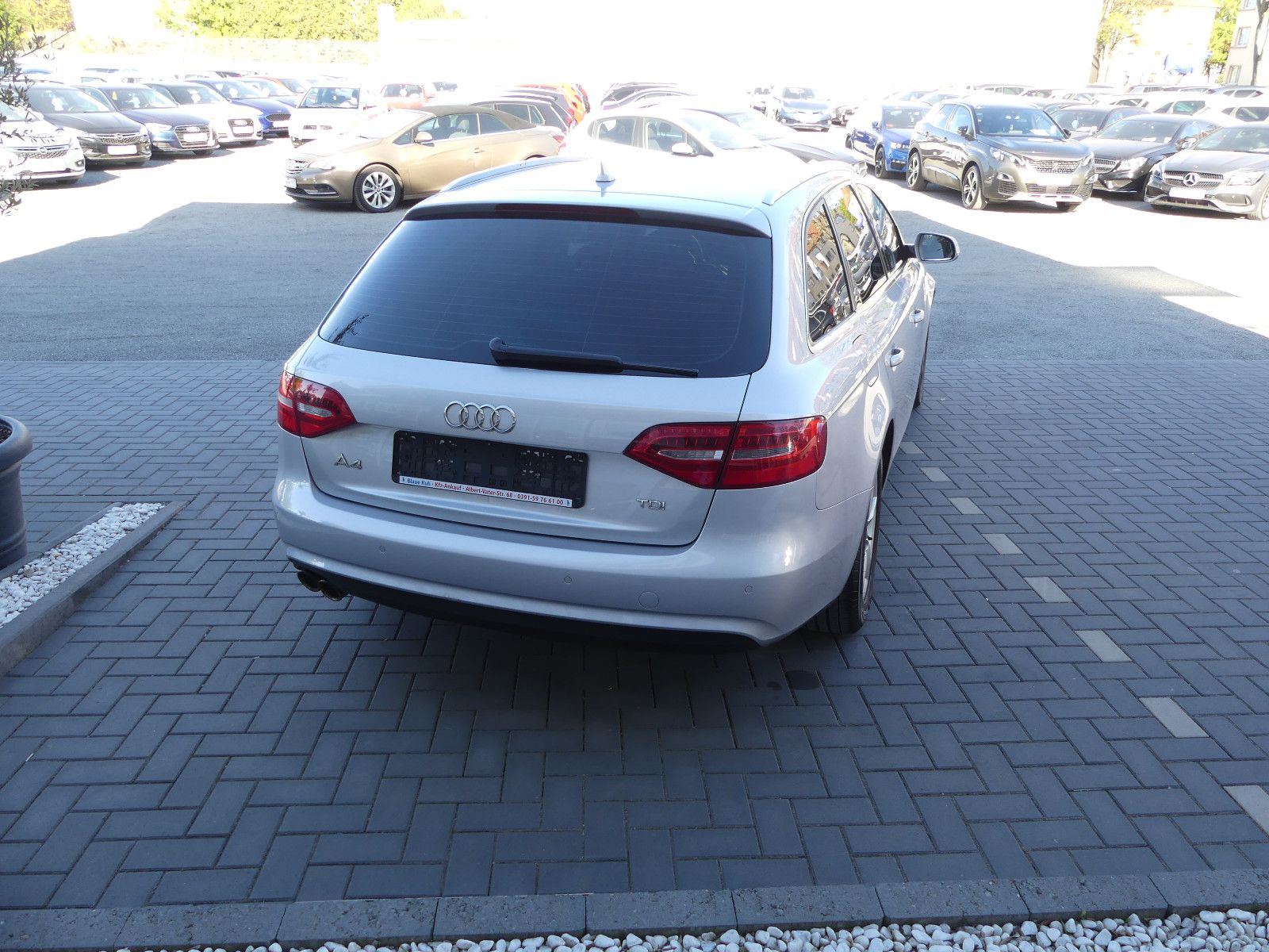 Fahrzeugabbildung Audi A4 Avant Ambiente