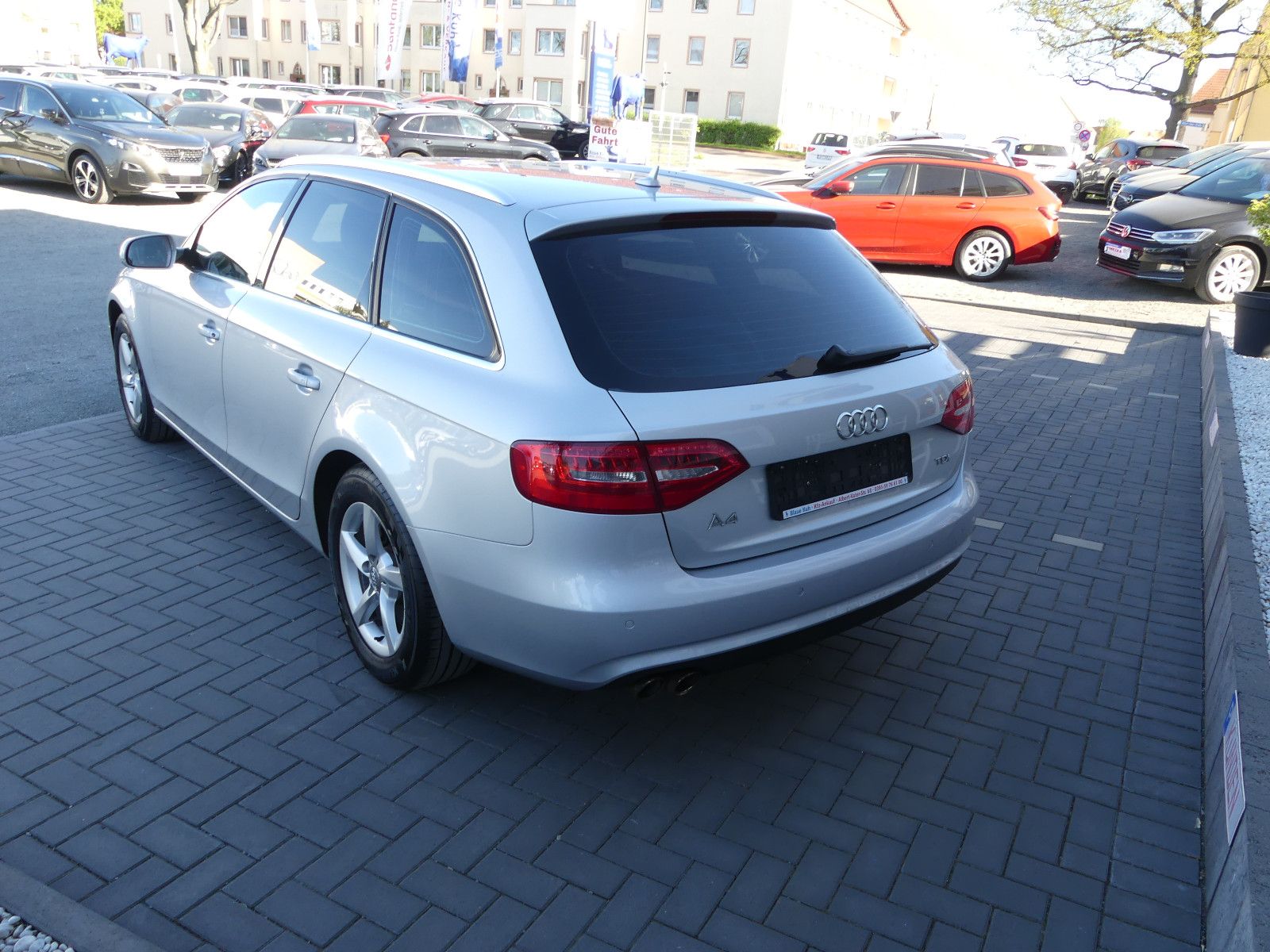 Fahrzeugabbildung Audi A4 Avant Ambiente