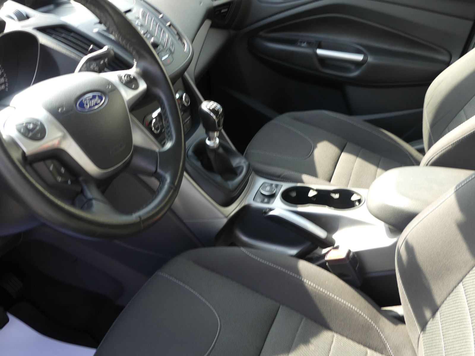Fahrzeugabbildung Ford Kuga Sync Edition