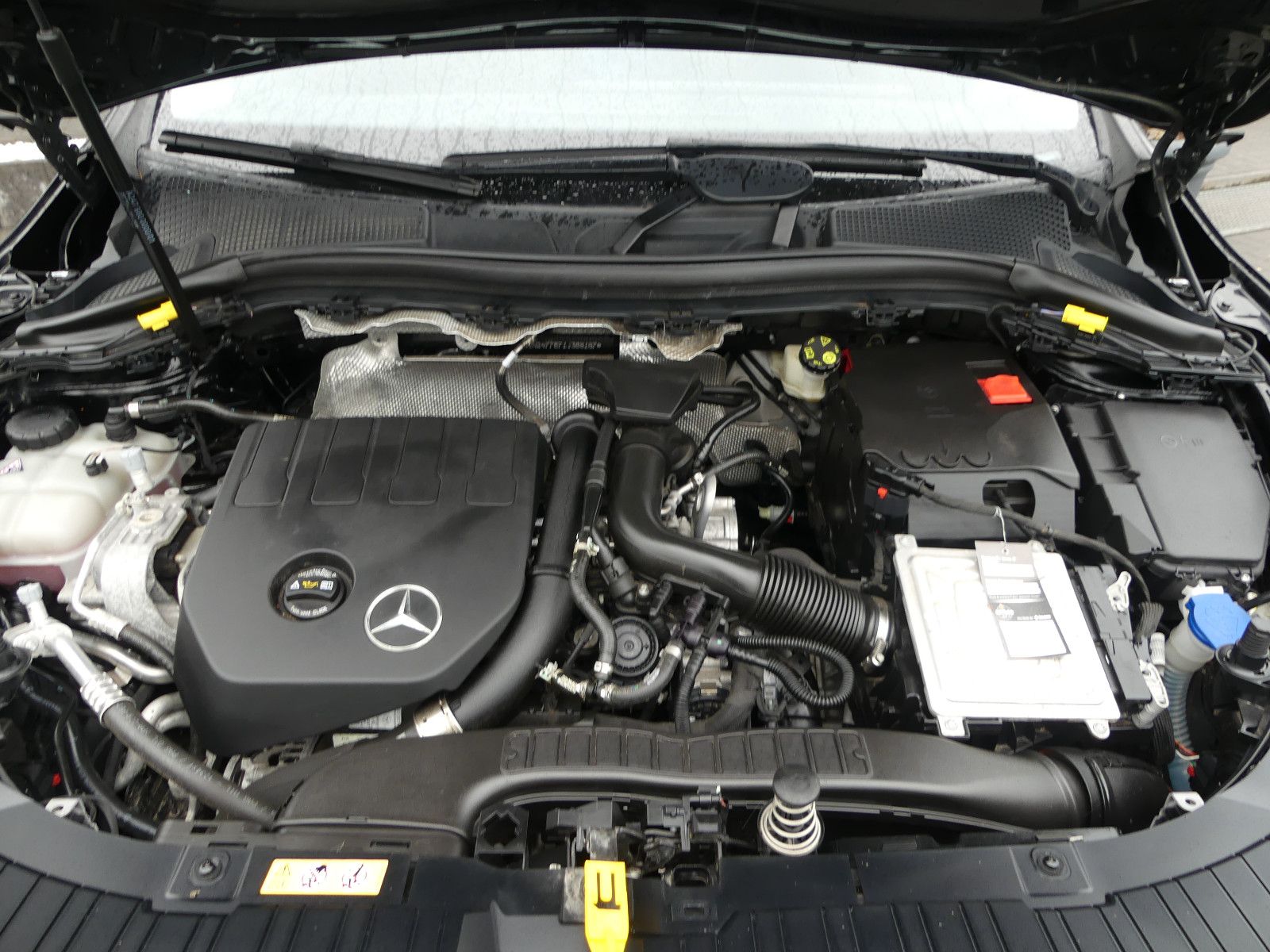 Fahrzeugabbildung Mercedes-Benz GLA 200, 48000 km