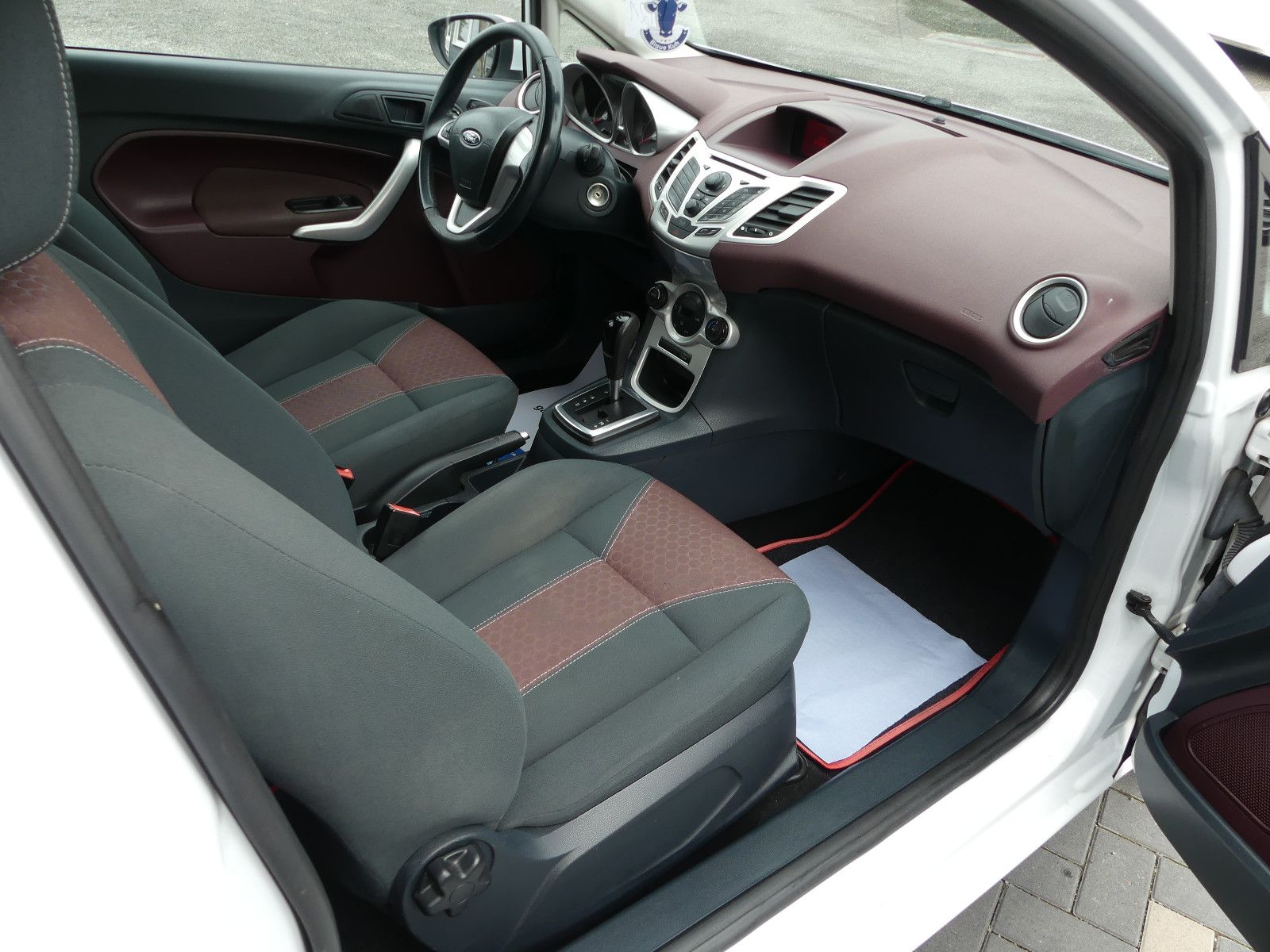 Fahrzeugabbildung Ford Fiesta Titanium"AUTOMATIK"