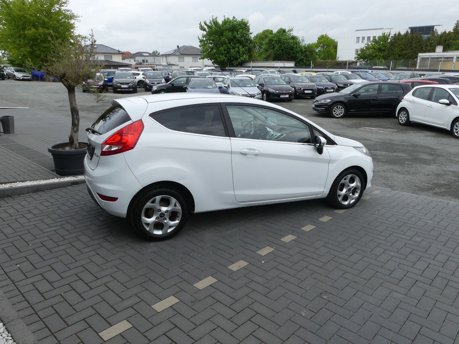 Fahrzeugabbildung Ford Fiesta Titanium"AUTOMATIK"