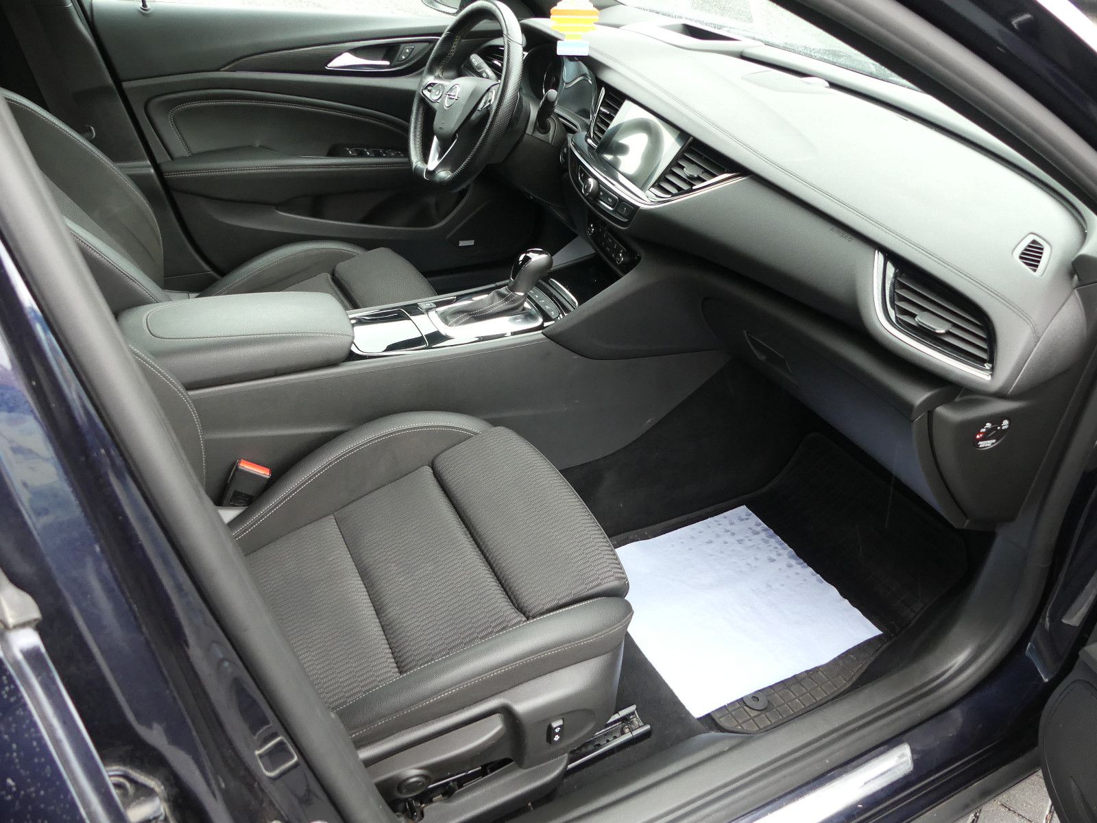 Fahrzeugabbildung Opel Insignia B Sports Tourer Innovation 4x4
