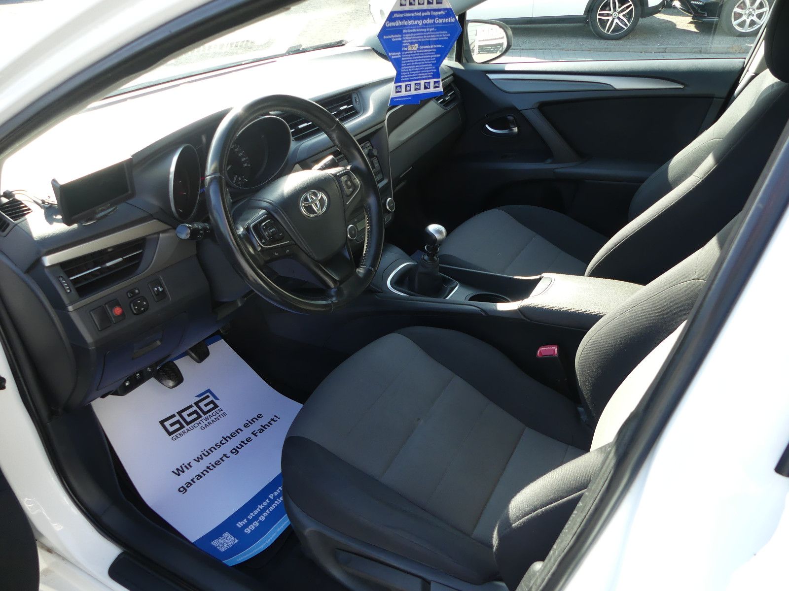 Fahrzeugabbildung Toyota Avensis Kombi