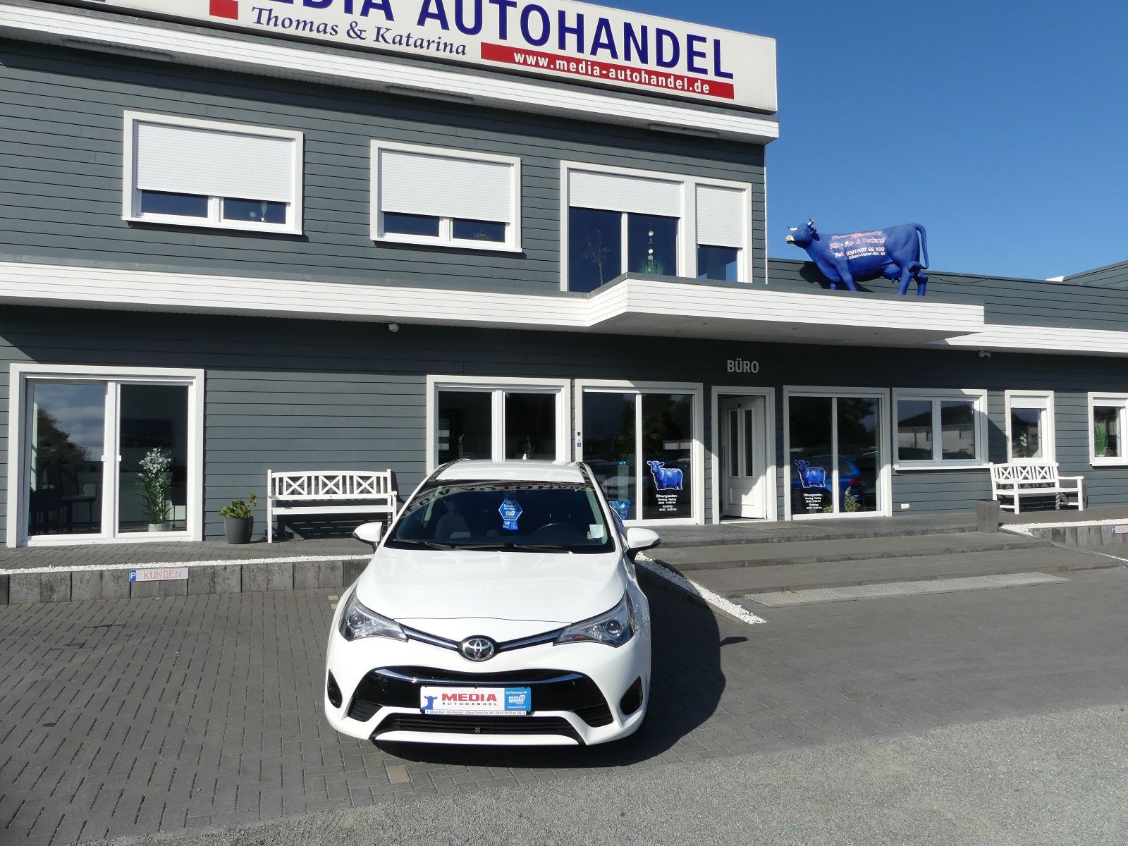 Fahrzeugabbildung Toyota Avensis Kombi