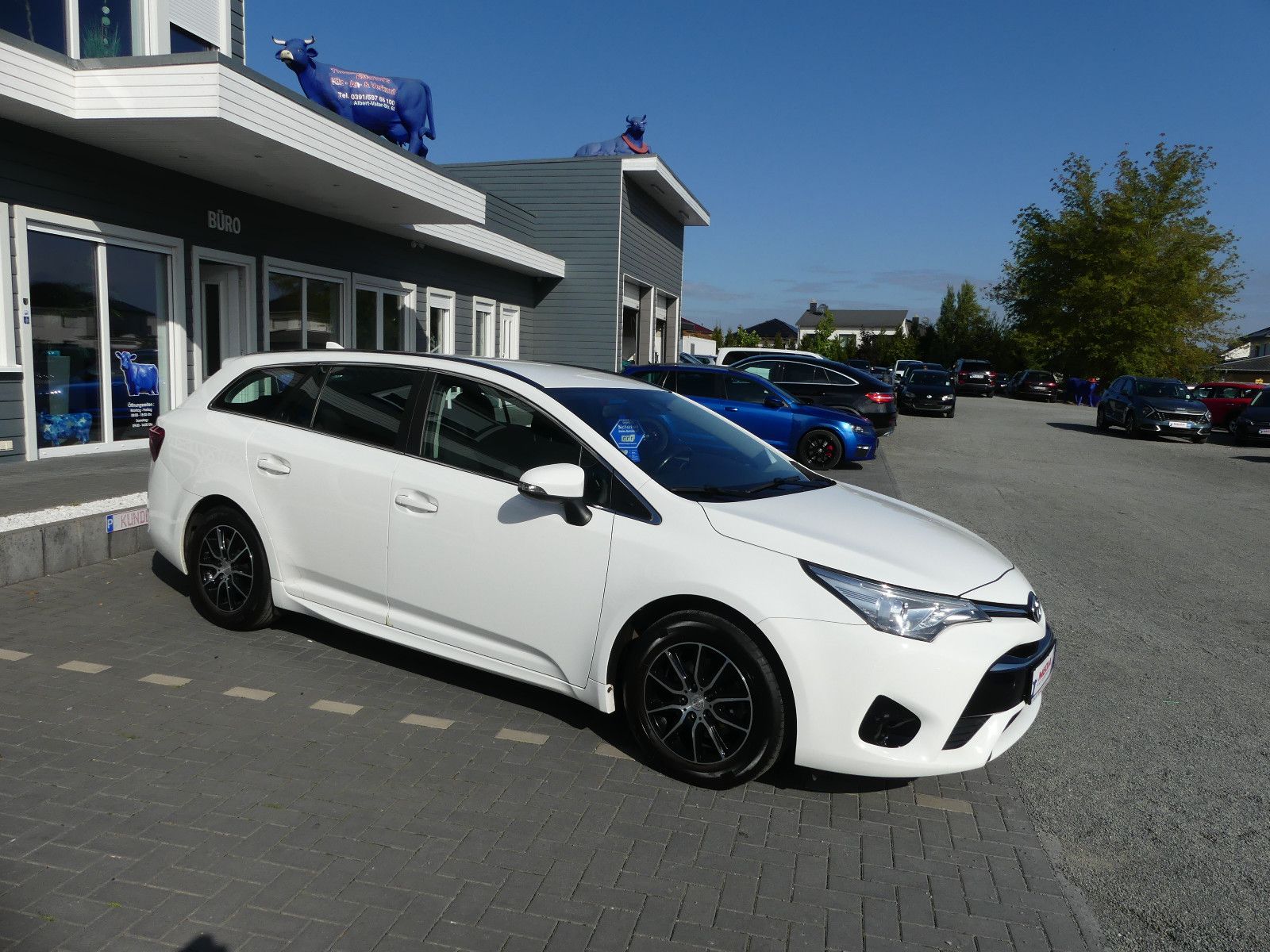 Fahrzeugabbildung Toyota Avensis Kombi