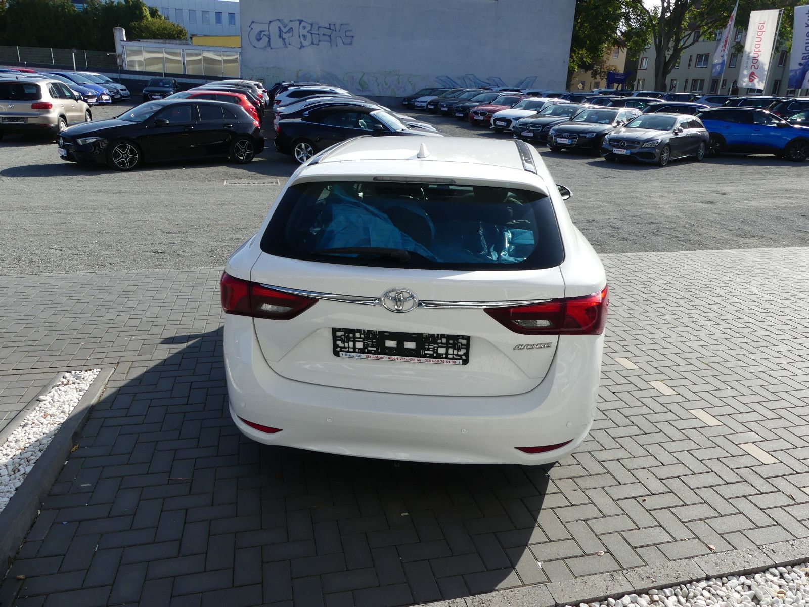 Fahrzeugabbildung Toyota Avensis Kombi