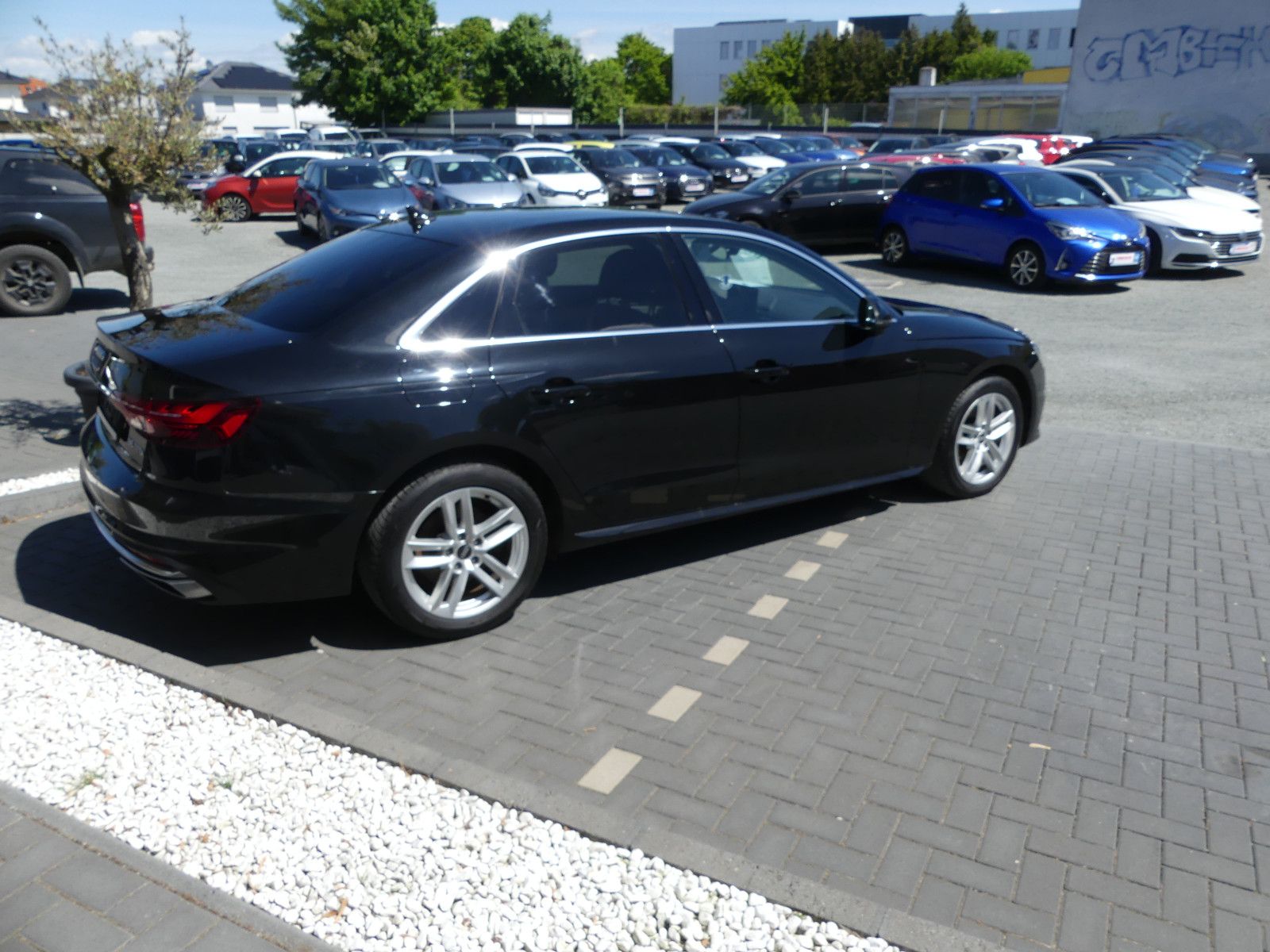 Fahrzeugabbildung Audi A4 Lim. 35 TFSI advanced"AUTOMATIK"