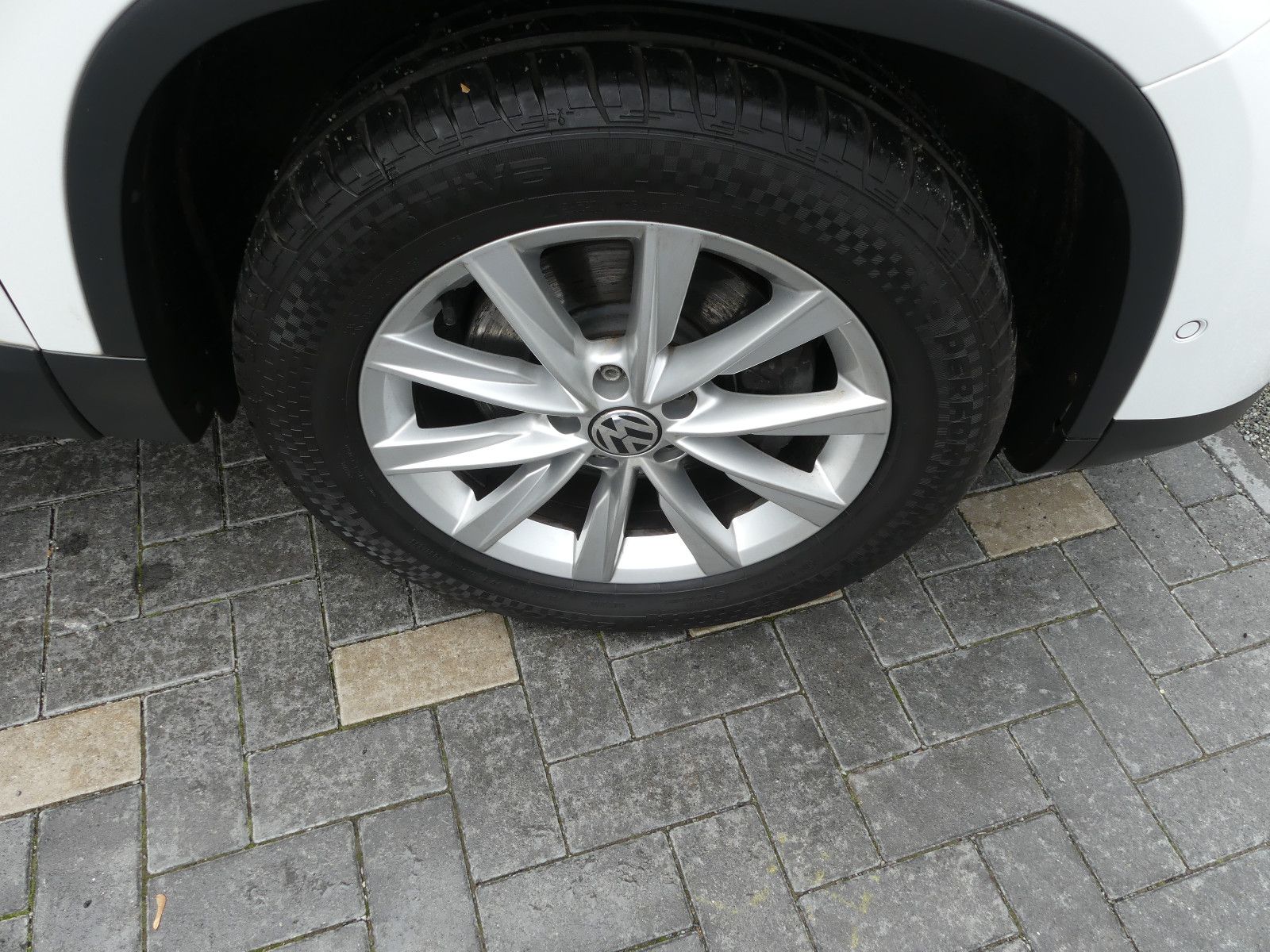 Fahrzeugabbildung Volkswagen Tiguan Life BMT"69TKM"