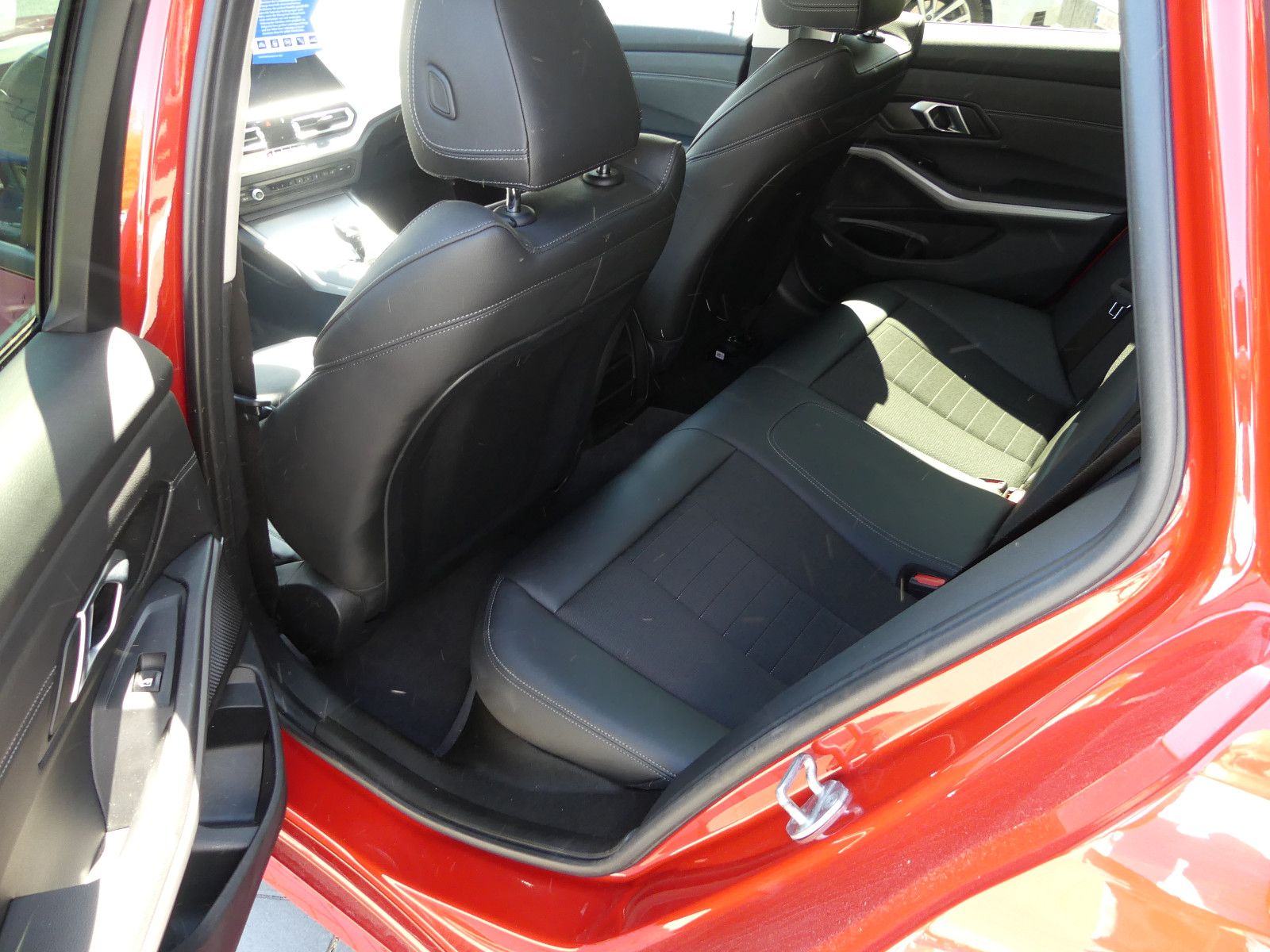 Fahrzeugabbildung BMW 320 3 Touring 320 e xDrive"AUTOMATIK"