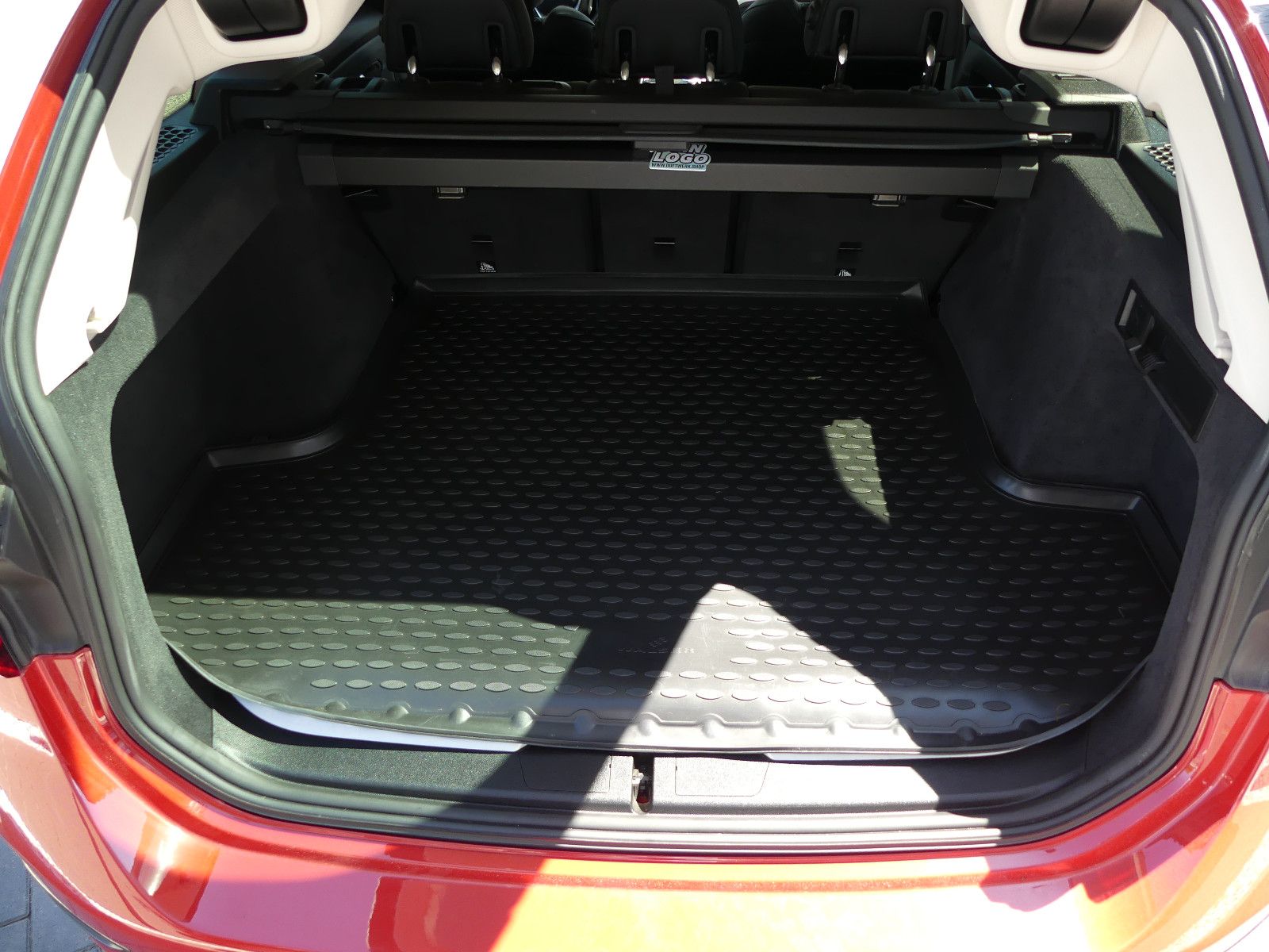 Fahrzeugabbildung BMW 320 3 Touring 320 e xDrive"AUTOMATIK"