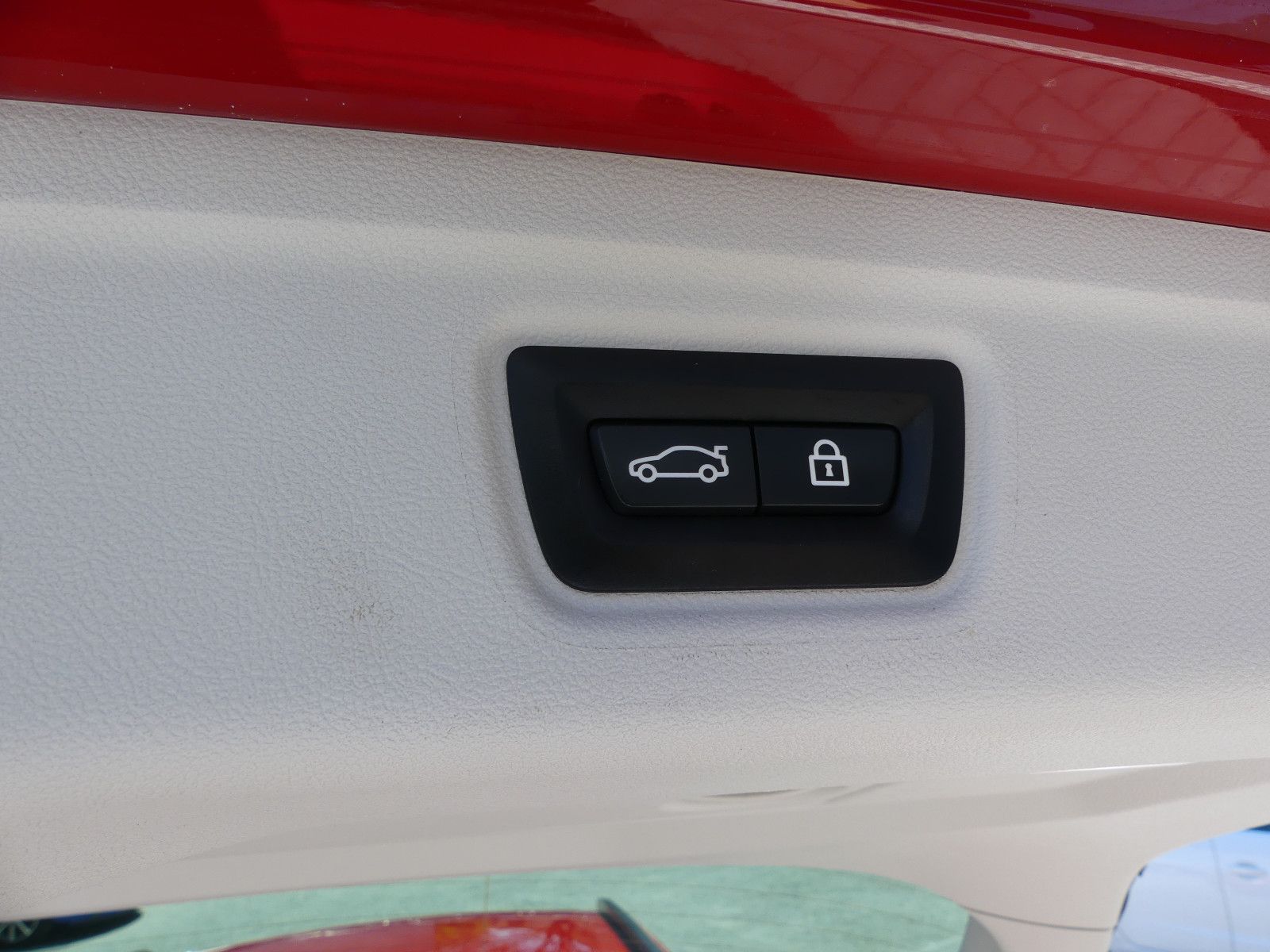 Fahrzeugabbildung BMW 320 3 Touring 320 e xDrive"AUTOMATIK"