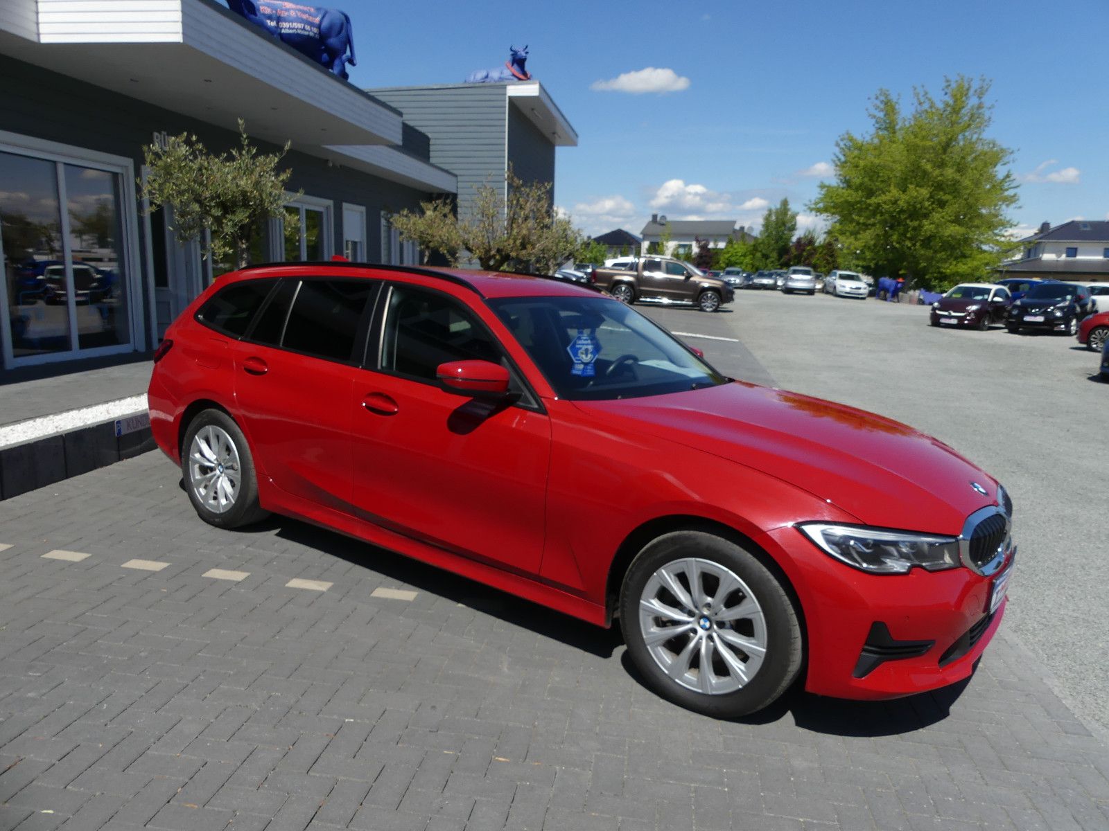 Fahrzeugabbildung BMW 320 3 Touring 320 e xDrive"AUTOMATIK"