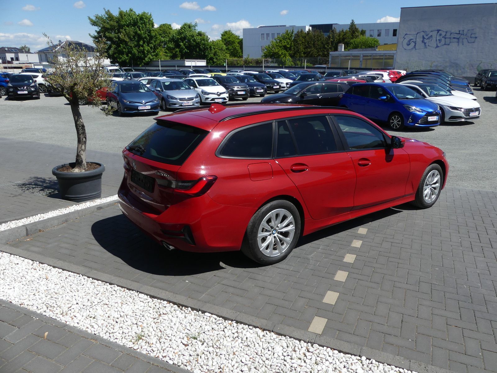 Fahrzeugabbildung BMW 320 3 Touring 320 e xDrive"AUTOMATIK"