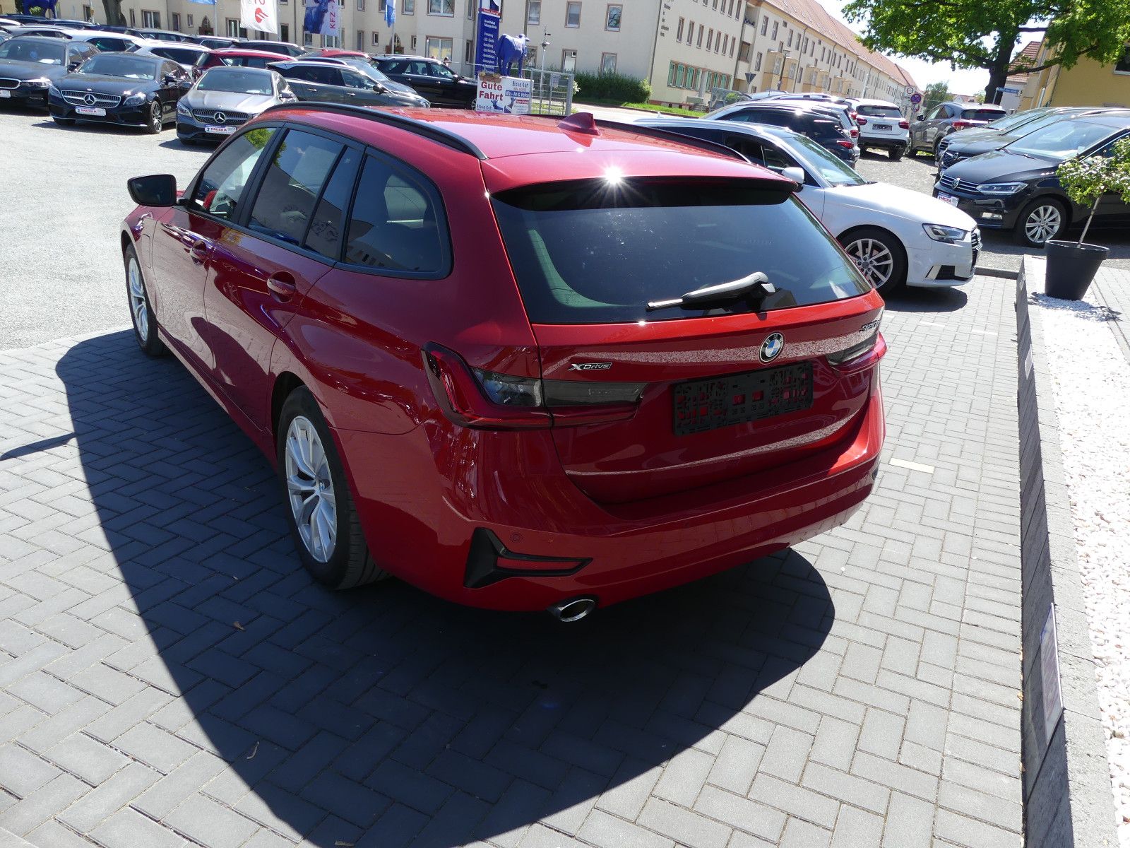 Fahrzeugabbildung BMW 320 3 Touring 320 e xDrive"AUTOMATIK"