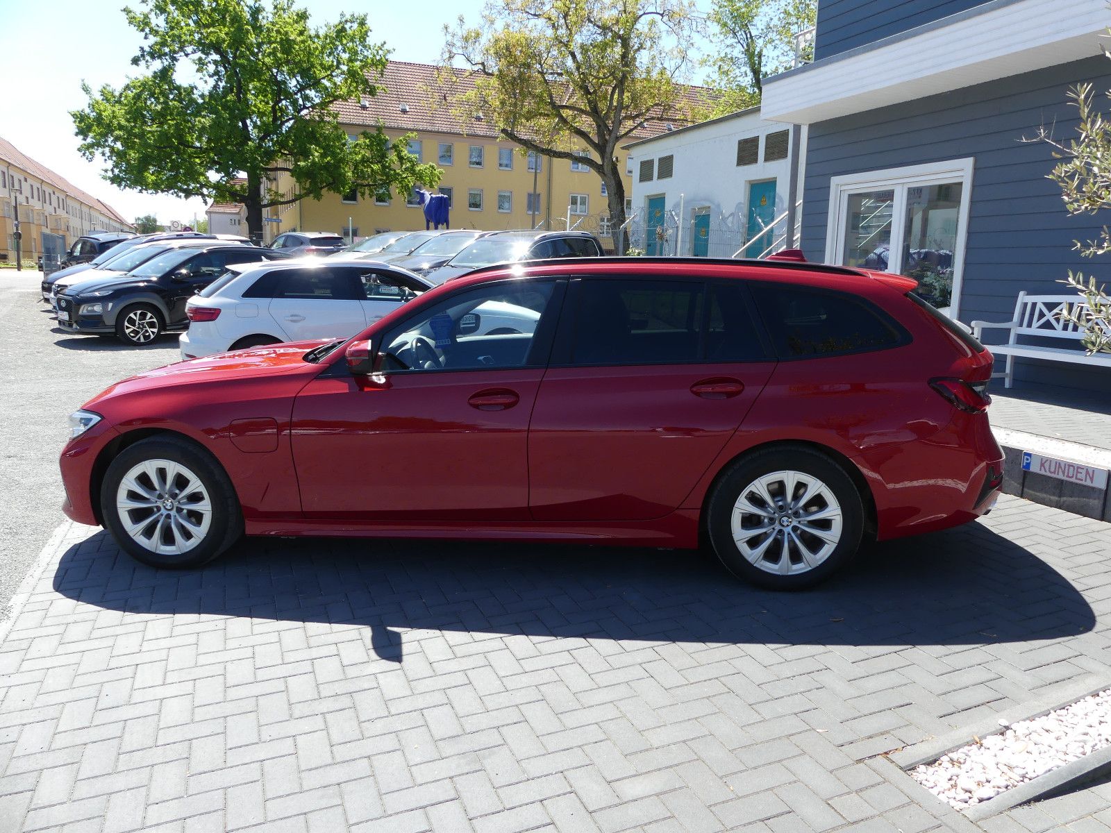 Fahrzeugabbildung BMW 320 3 Touring 320 e xDrive"AUTOMATIK"