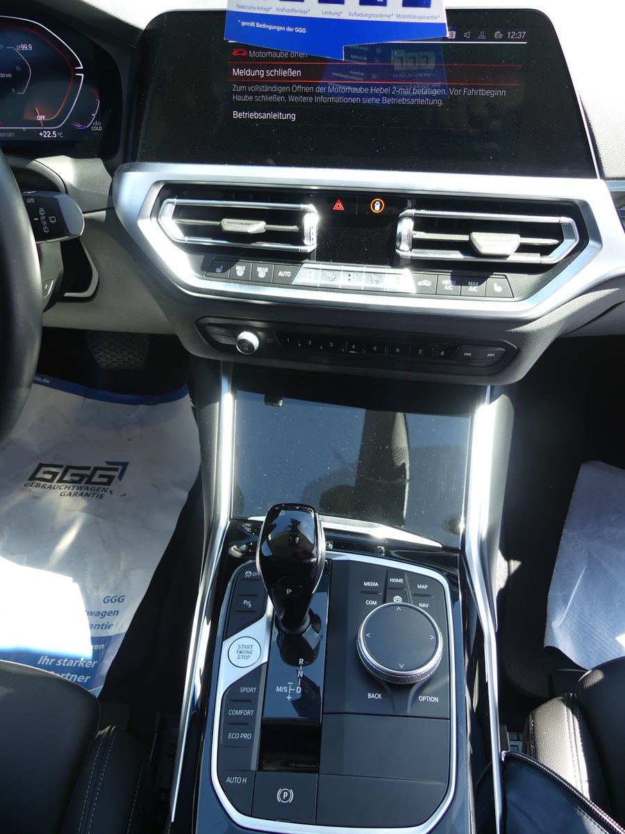 Fahrzeugabbildung BMW 330 3 Touring 330 d xDrive Sport Line