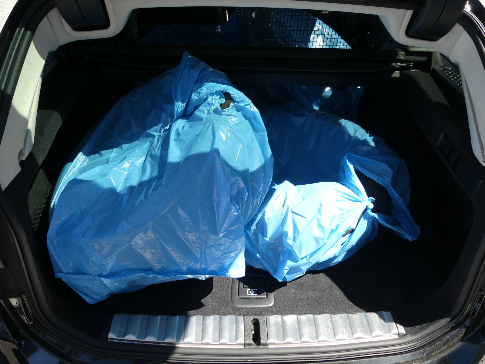 Fahrzeugabbildung BMW 330 3 Touring 330 d xDrive Sport Line