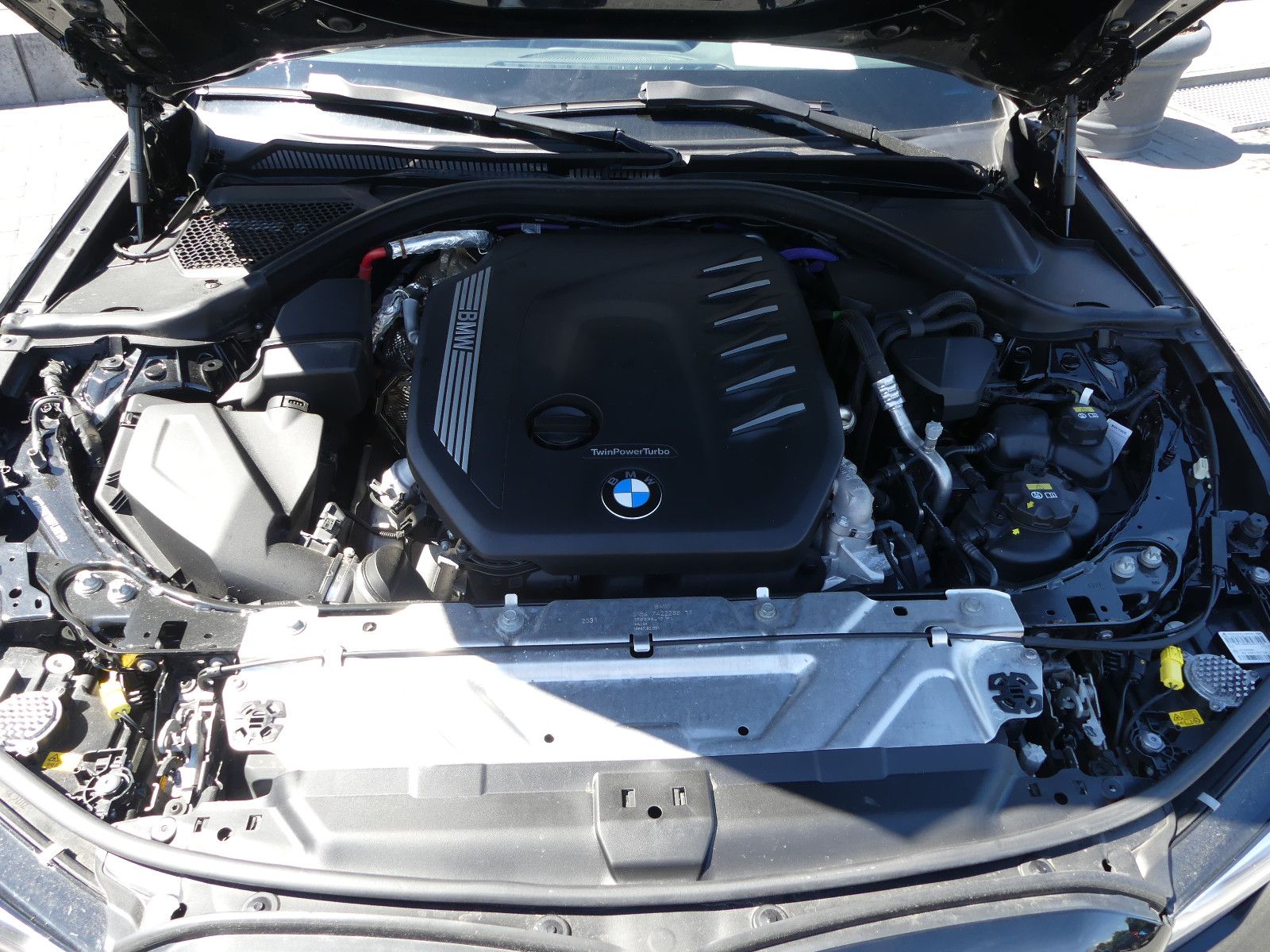 Fahrzeugabbildung BMW 330 3 Touring 330 d xDrive Sport Line