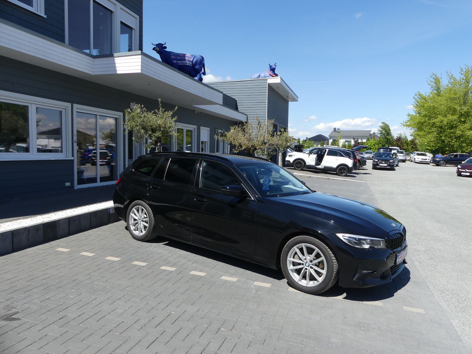 Fahrzeugabbildung BMW 330 3 Touring 330 d xDrive Sport Line