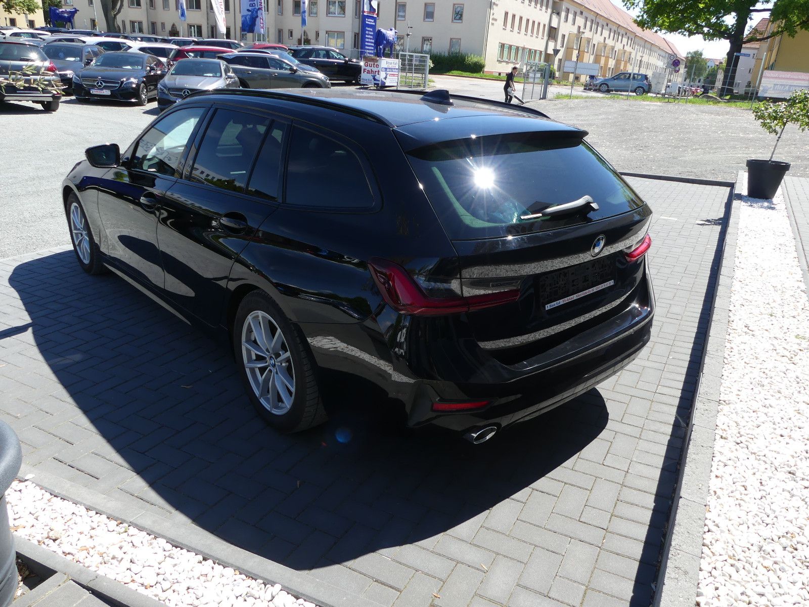 Fahrzeugabbildung BMW 330 3 Touring 330 d xDrive Sport Line