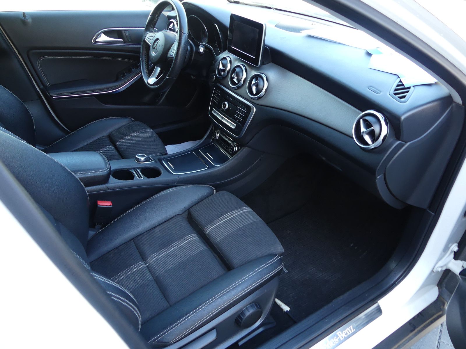 Fahrzeugabbildung Mercedes-Benz GLA 200 GLA GLA 200