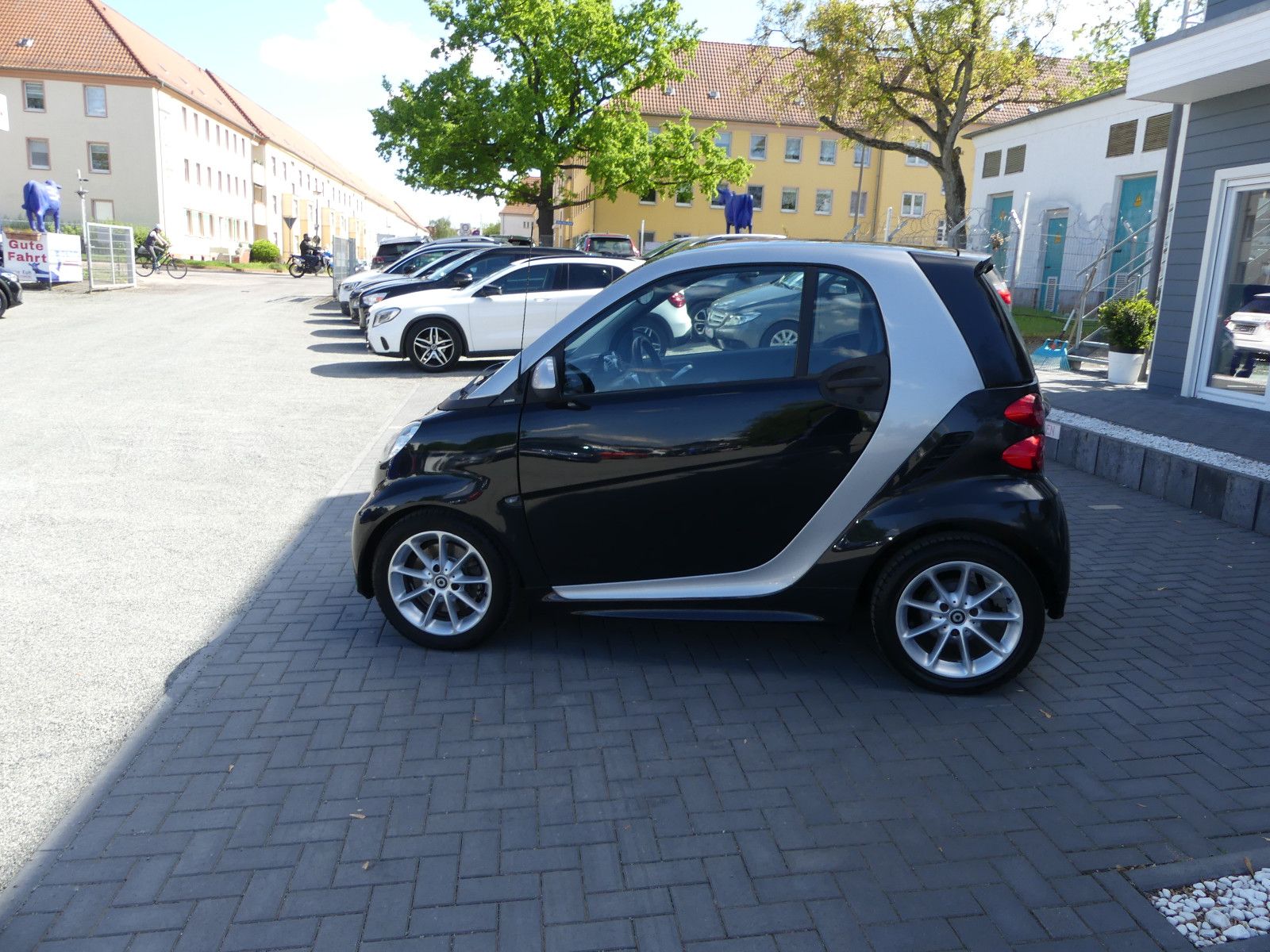 Fahrzeugabbildung Smart ForTwo fortwo coupe Micro Hybrid Drive 52 kW