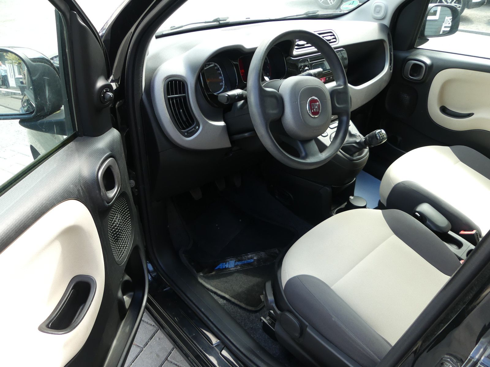 Fahrzeugabbildung Fiat Panda Lounge"83TKM"2.HAND"