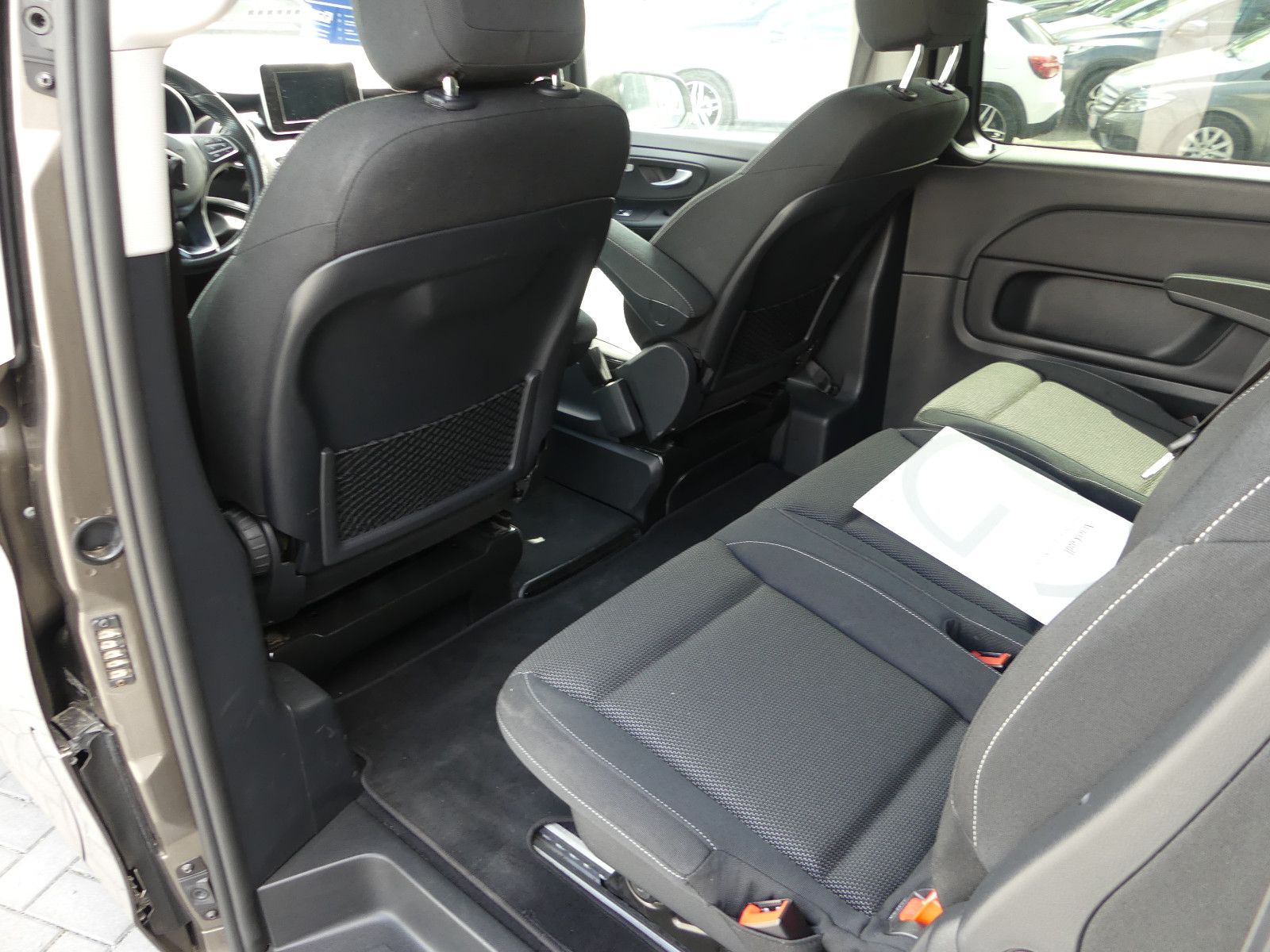 Fahrzeugabbildung Mercedes-Benz V 250