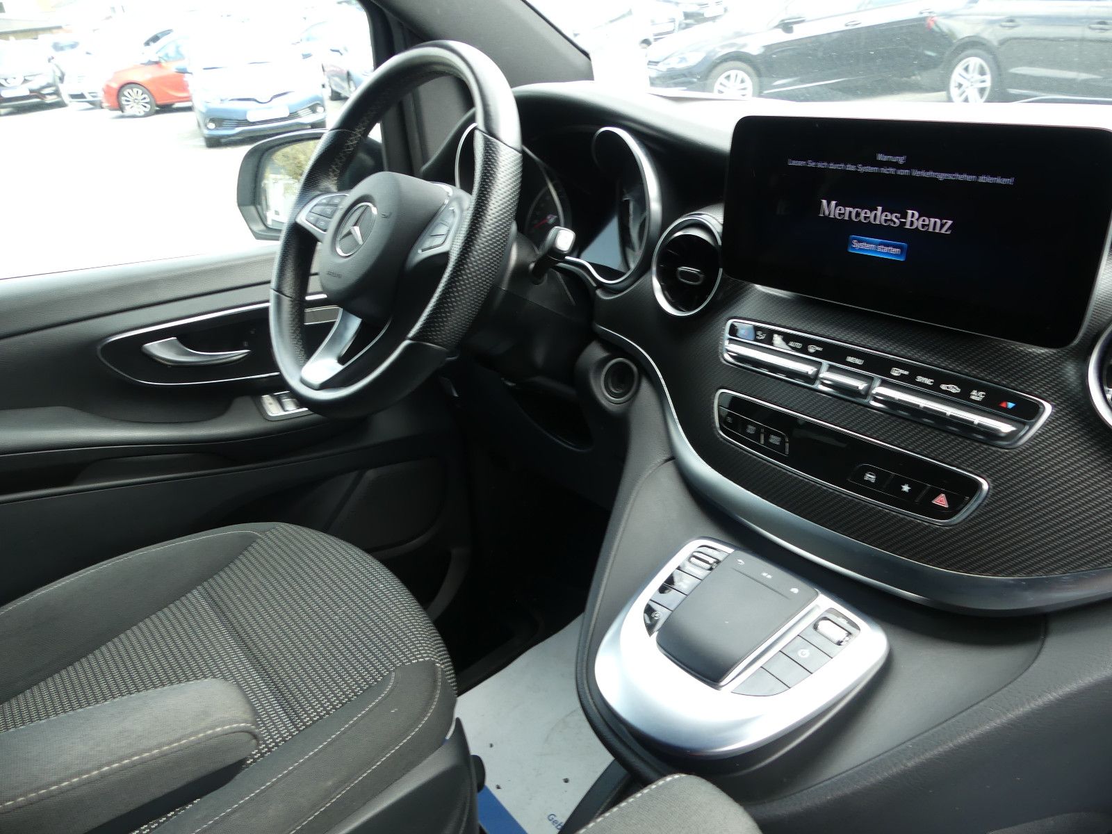 Fahrzeugabbildung Mercedes-Benz V 250 EDITION AMG-LINE*KOMPAKT*