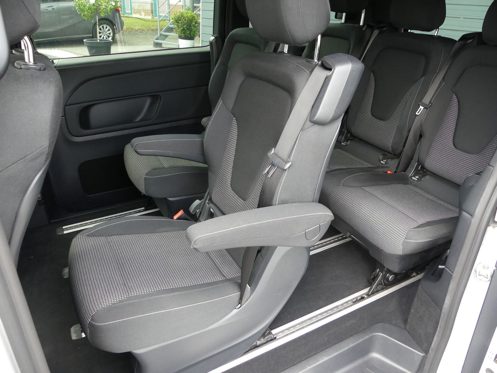 Fahrzeugabbildung Mercedes-Benz V 250 EDITION AMG-LINE*KOMPAKT*