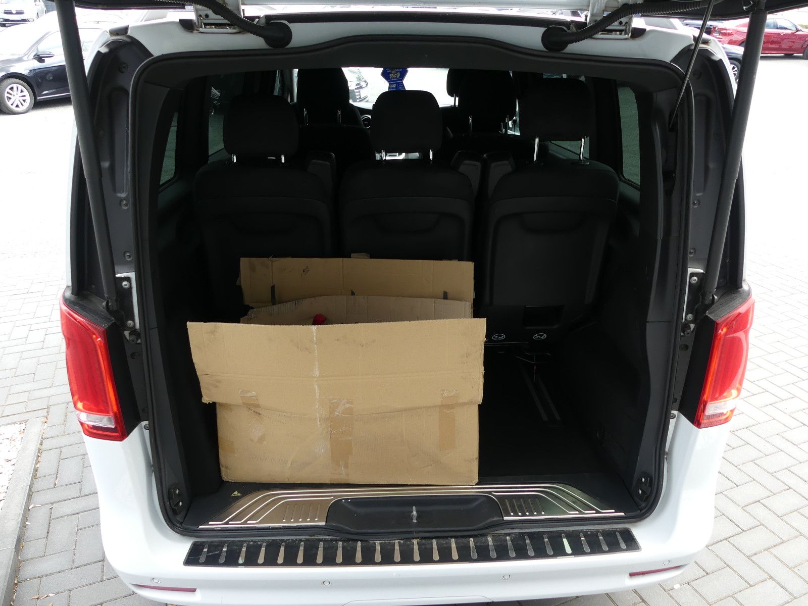 Fahrzeugabbildung Mercedes-Benz V 250 EDITION AMG-LINE*KOMPAKT*