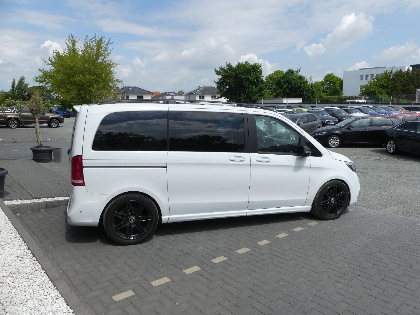 Fahrzeugabbildung Mercedes-Benz V 250 EDITION AMG-LINE*KOMPAKT*