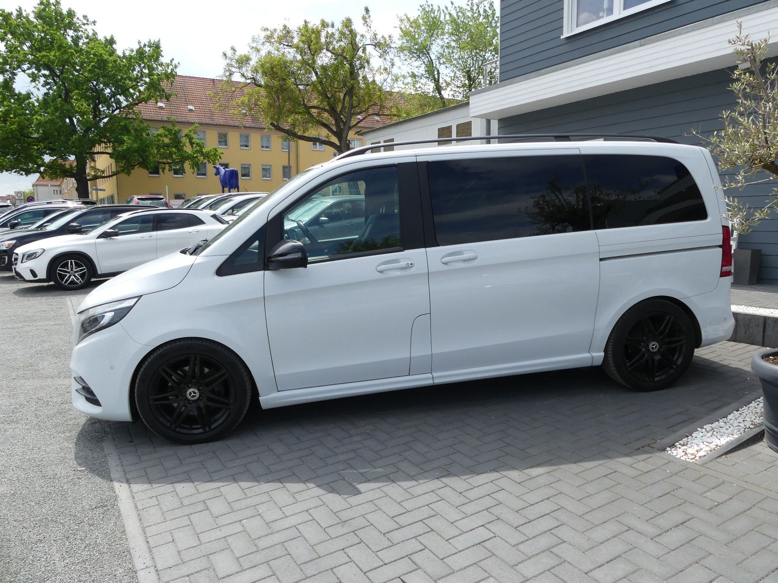 Fahrzeugabbildung Mercedes-Benz V 250 EDITION AMG-LINE*KOMPAKT*