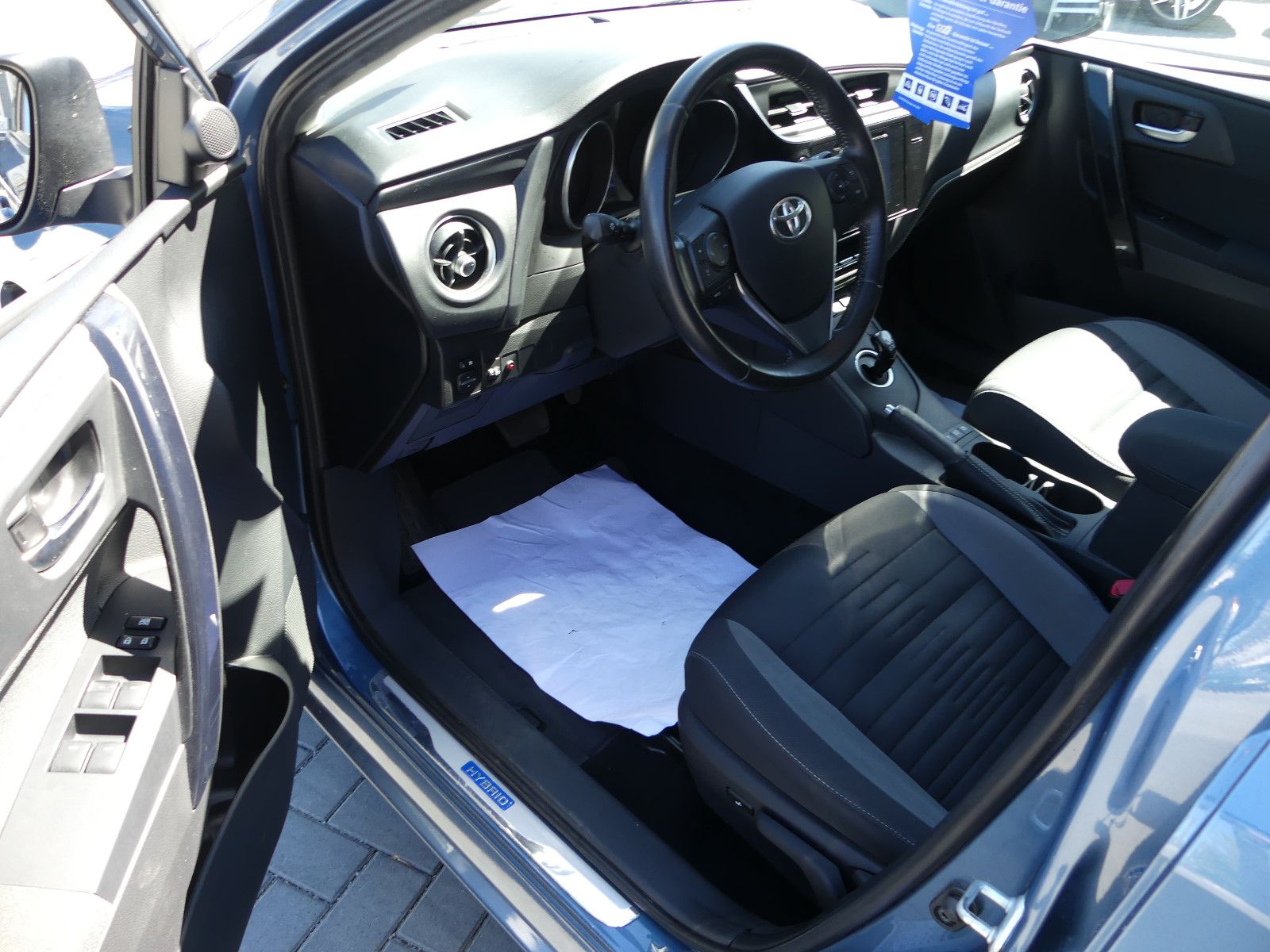 Fahrzeugabbildung Toyota Auris Hybrid Design Edition"1.HAND"76TKM"