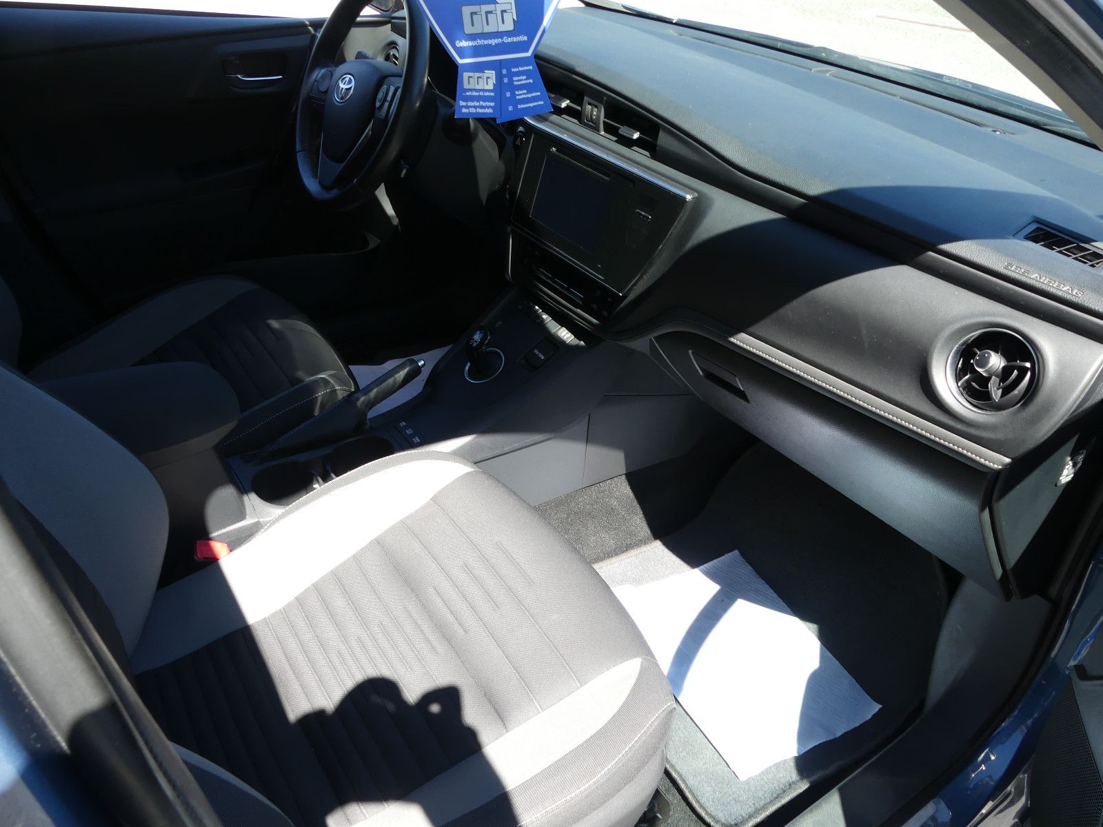 Fahrzeugabbildung Toyota Auris Hybrid Design Edition"1.HAND"76TKM"