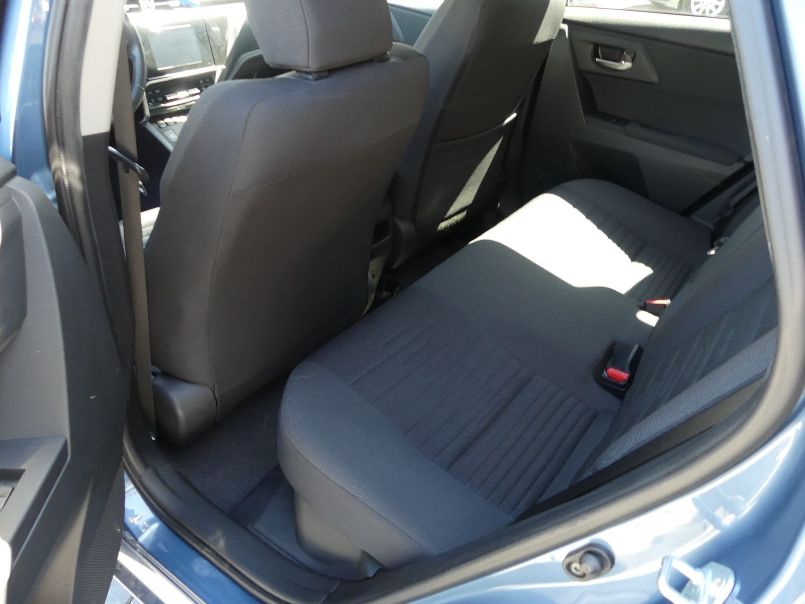 Fahrzeugabbildung Toyota Auris Hybrid Design Edition"1.HAND"76TKM"