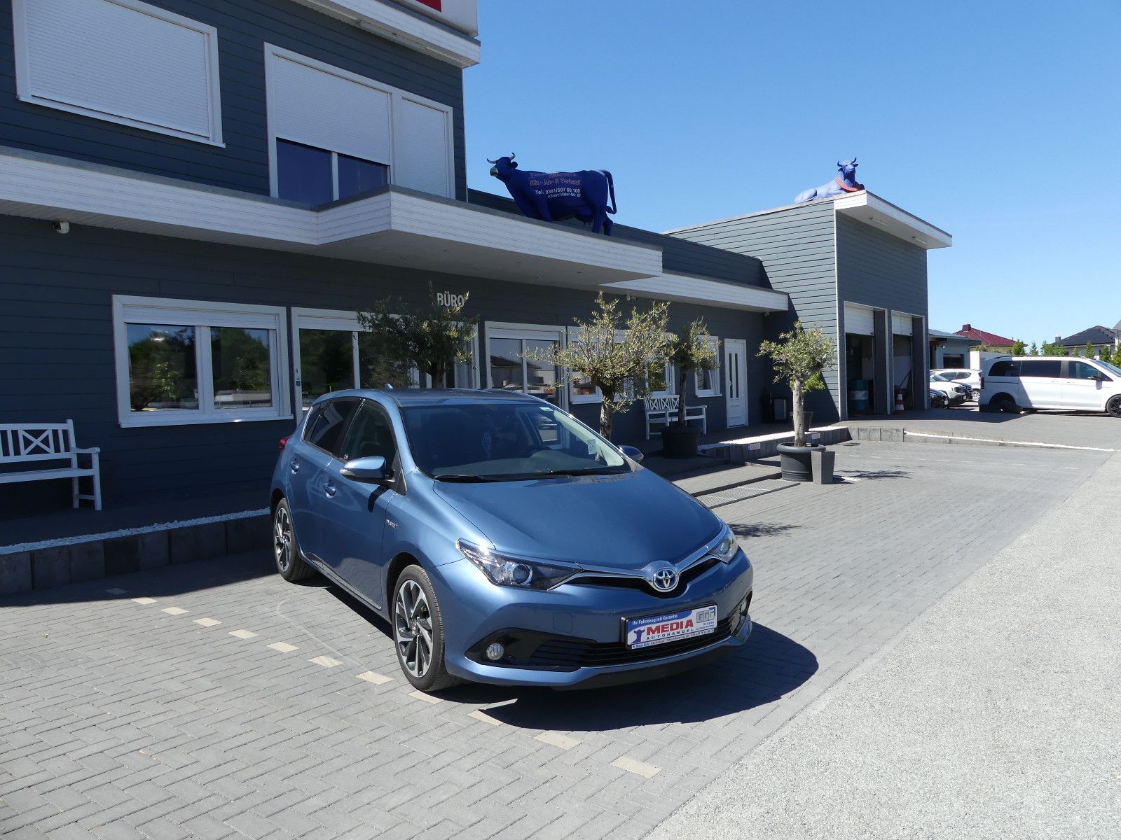 Fahrzeugabbildung Toyota Auris Hybrid Design Edition"1.HAND"76TKM"
