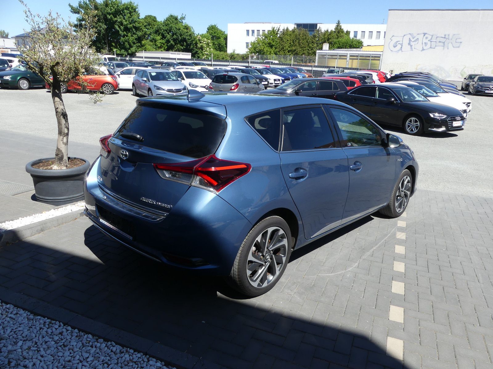 Fahrzeugabbildung Toyota Auris Hybrid Design Edition"1.HAND"76TKM"