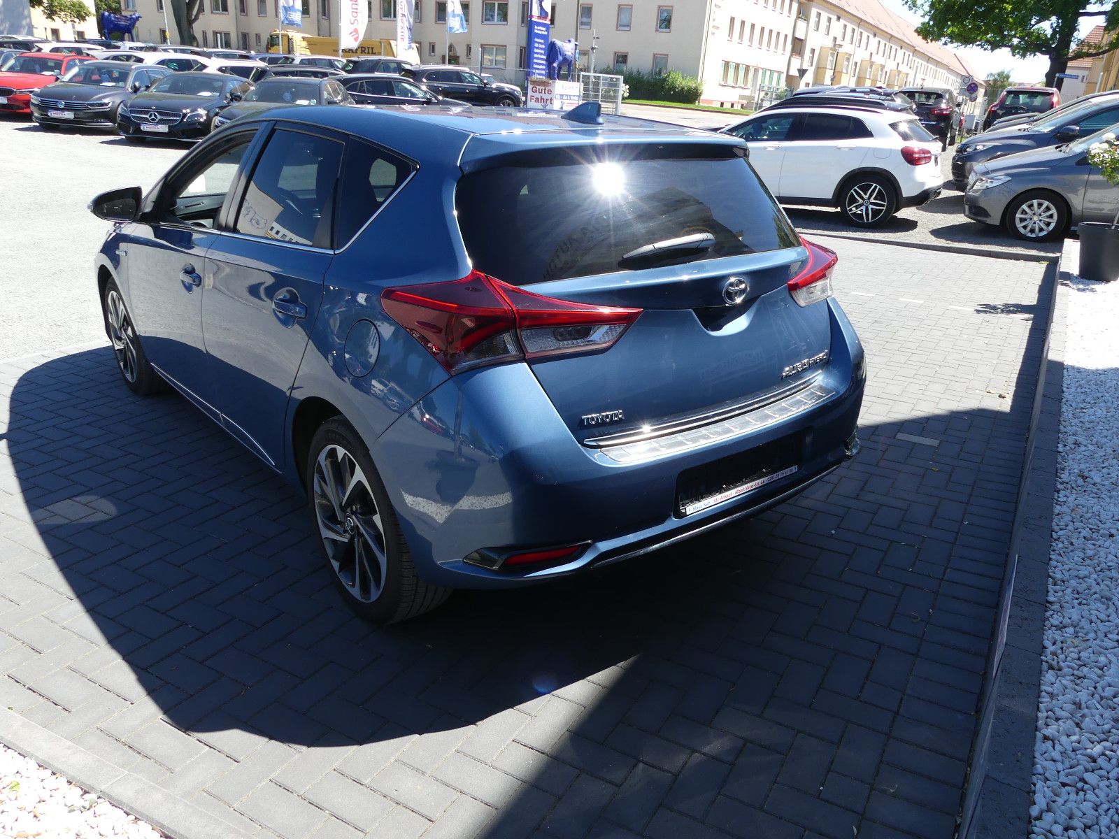 Fahrzeugabbildung Toyota Auris Hybrid Design Edition"1.HAND"76TKM"