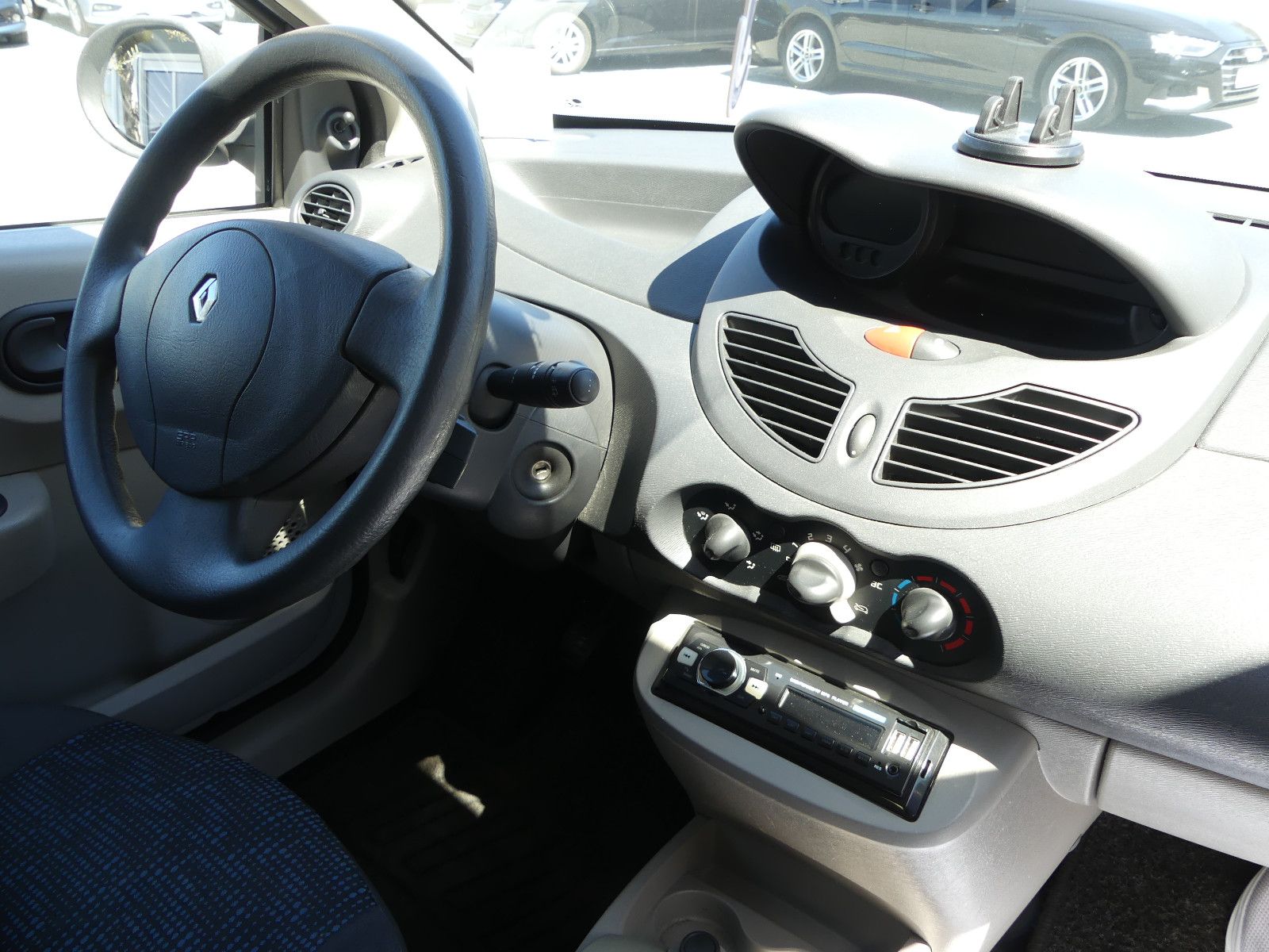 Fahrzeugabbildung Renault Twingo Authentique