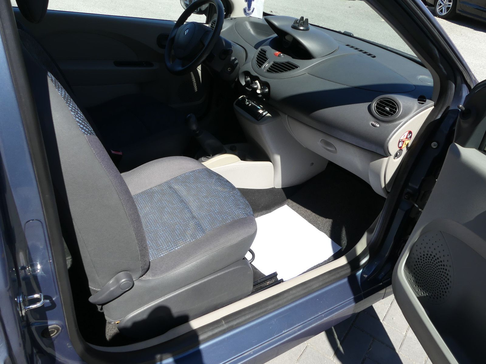 Fahrzeugabbildung Renault Twingo Authentique