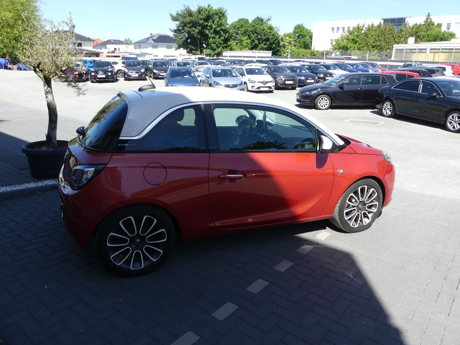 Fahrzeugabbildung Opel Adam Germany's next Topmodel"1.HAND"