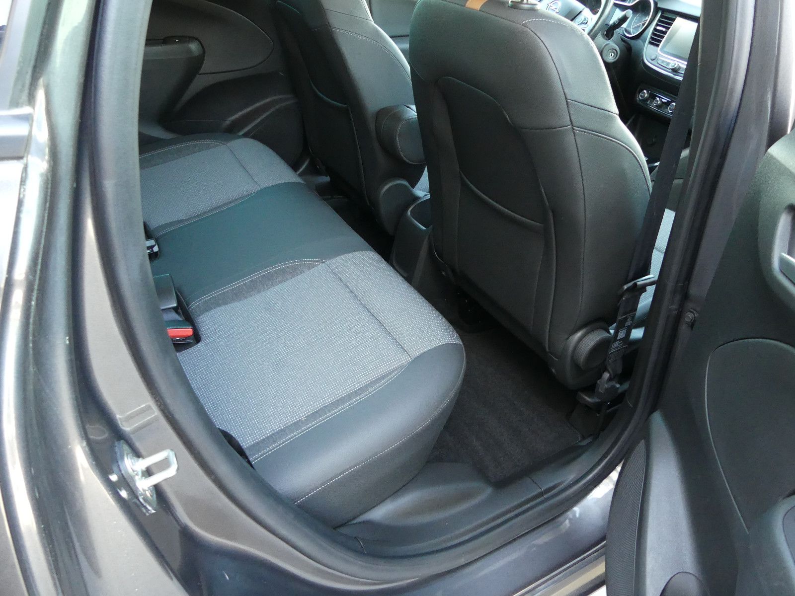 Fahrzeugabbildung Opel Crossland (X)"26TKM"