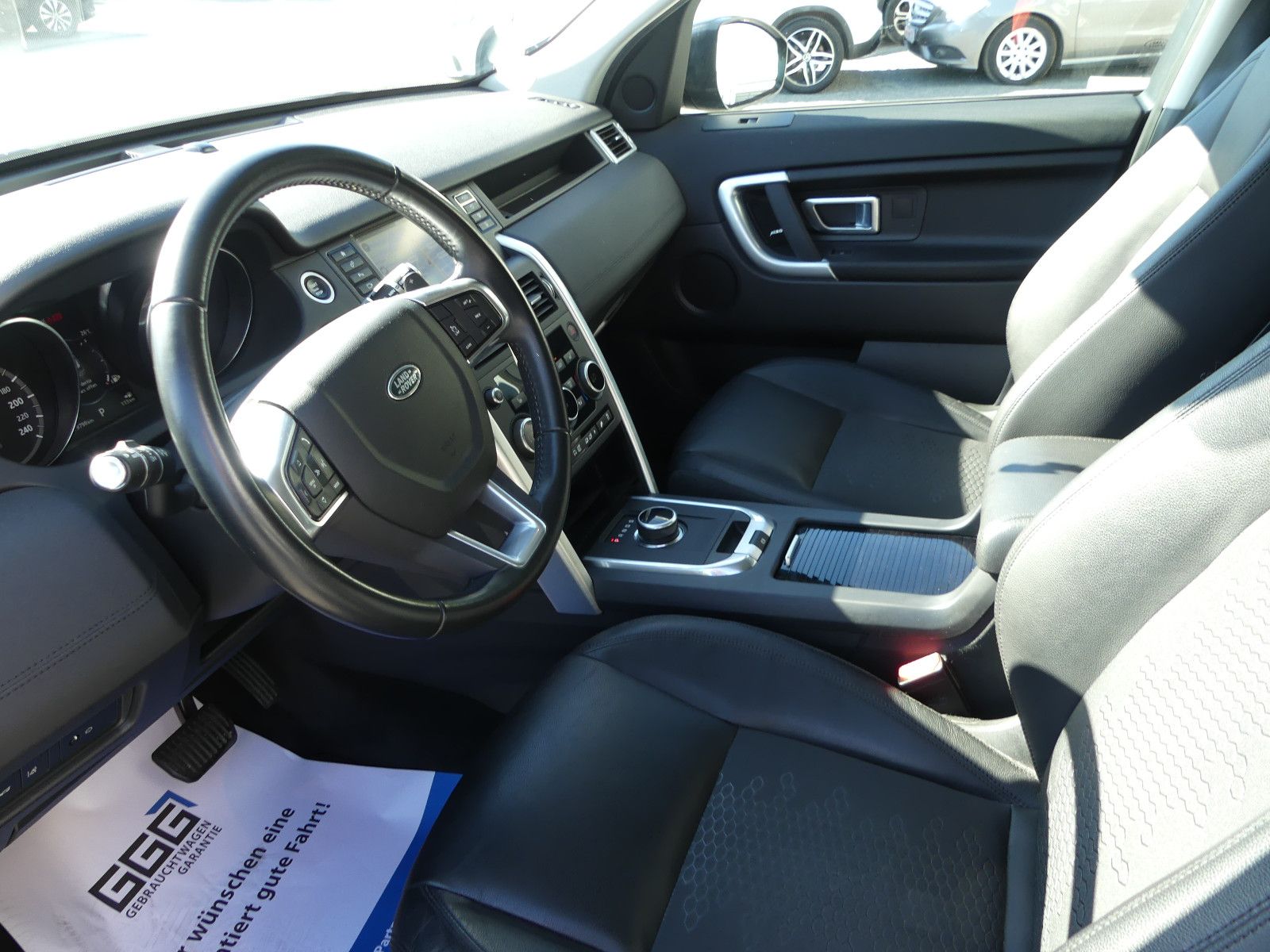 Fahrzeugabbildung Land Rover Discovery Sport SE AWD, Allrad, Automatik