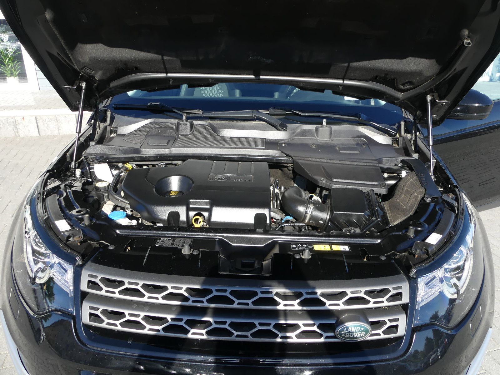 Fahrzeugabbildung Land Rover Discovery Sport SE AWD, Allrad, Automatik