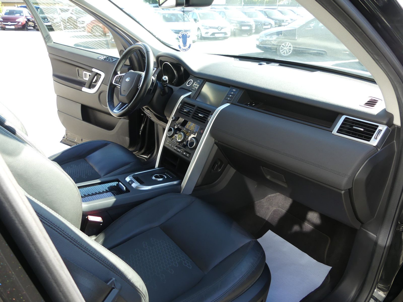 Fahrzeugabbildung Land Rover Discovery Sport SE AWD, Allrad, Automatik