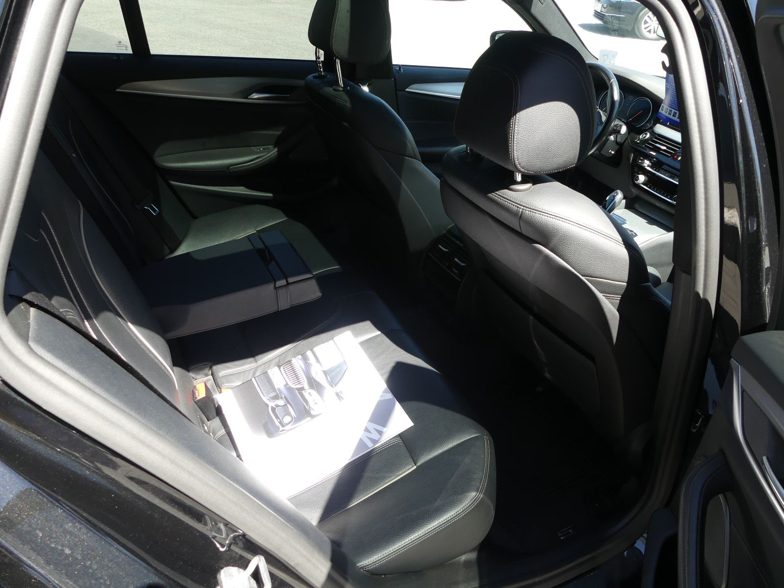Fahrzeugabbildung BMW 540 5 Touring 540 d xDrive Sport Line"2.HAND"